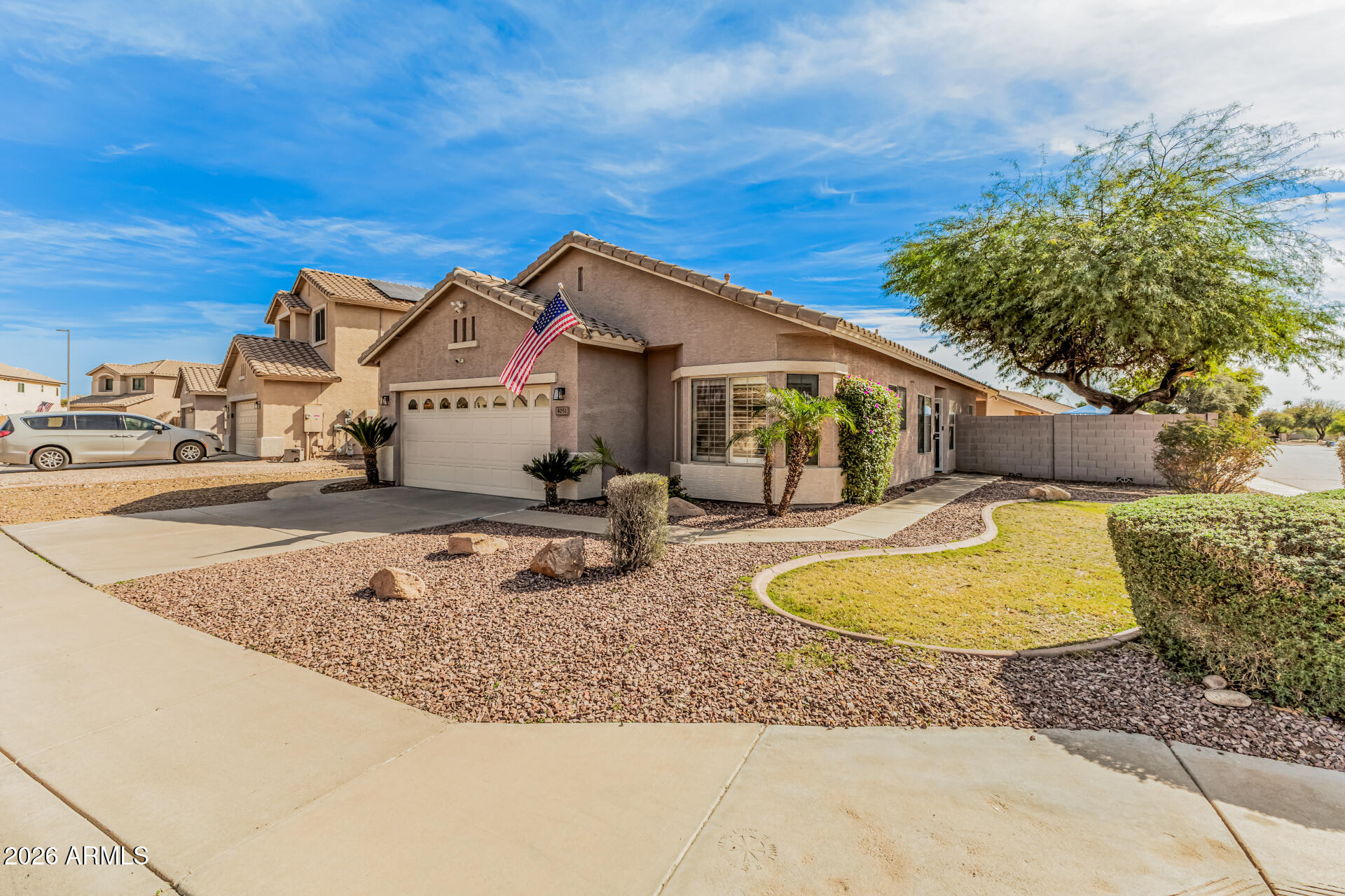 4051 W DESERT HOLLOW Drive