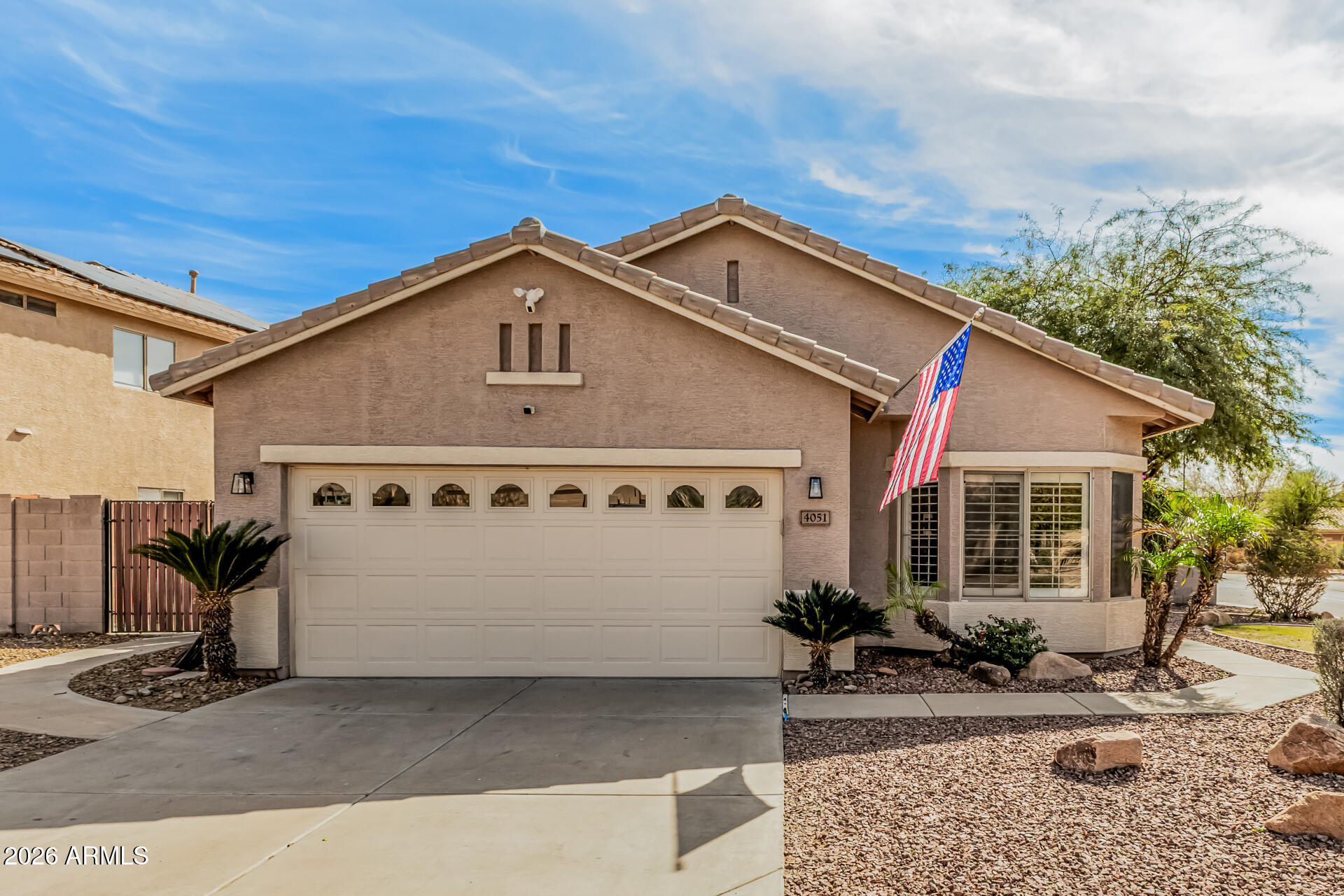 4051 W DESERT HOLLOW Drive