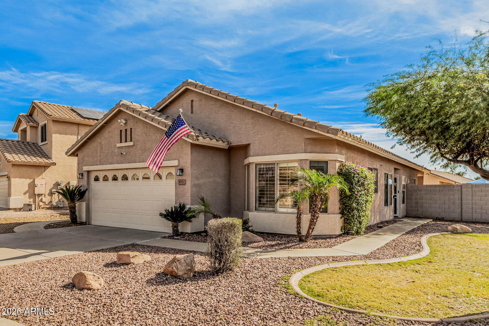 4051 W DESERT HOLLOW Drive