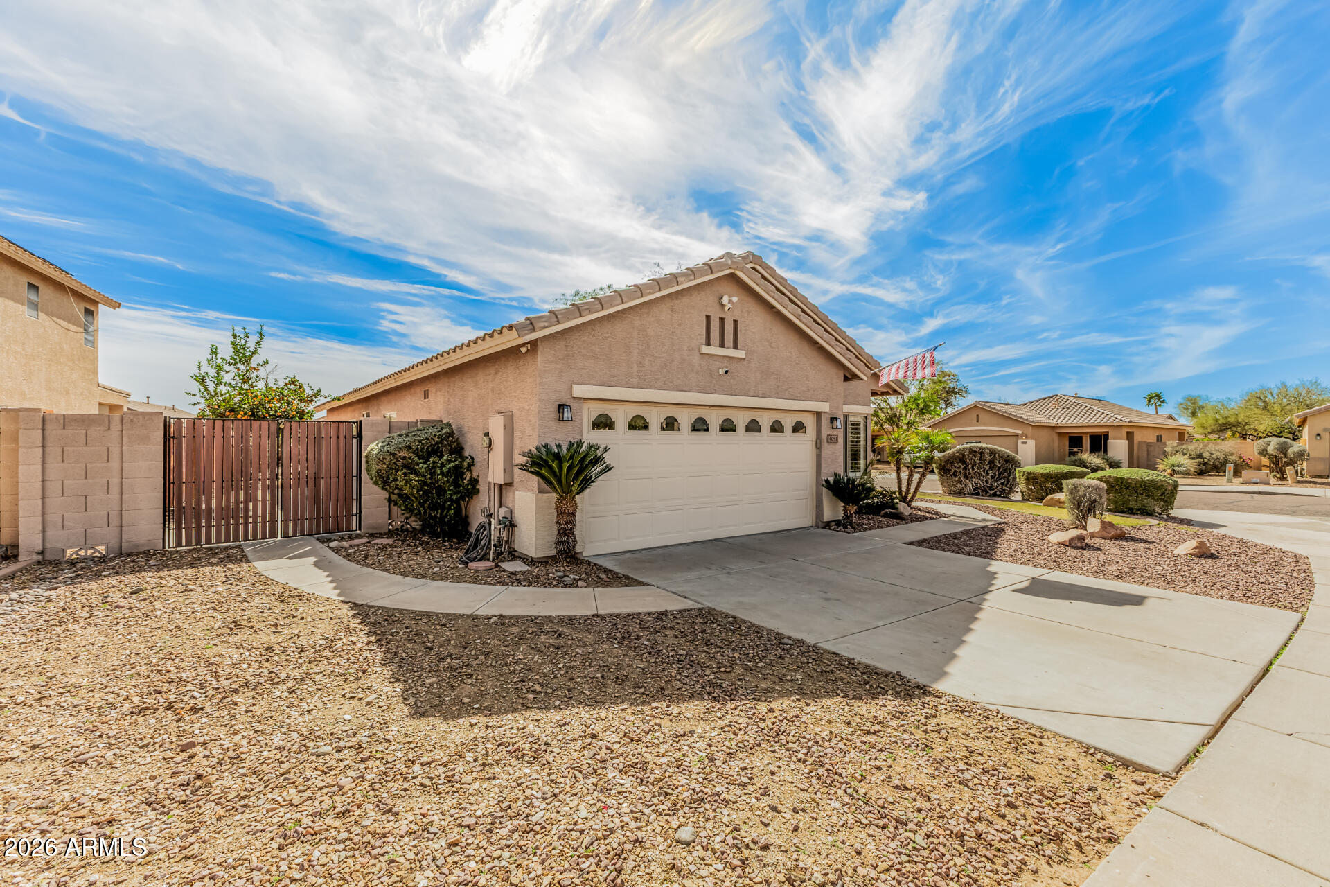 4051 W DESERT HOLLOW Drive