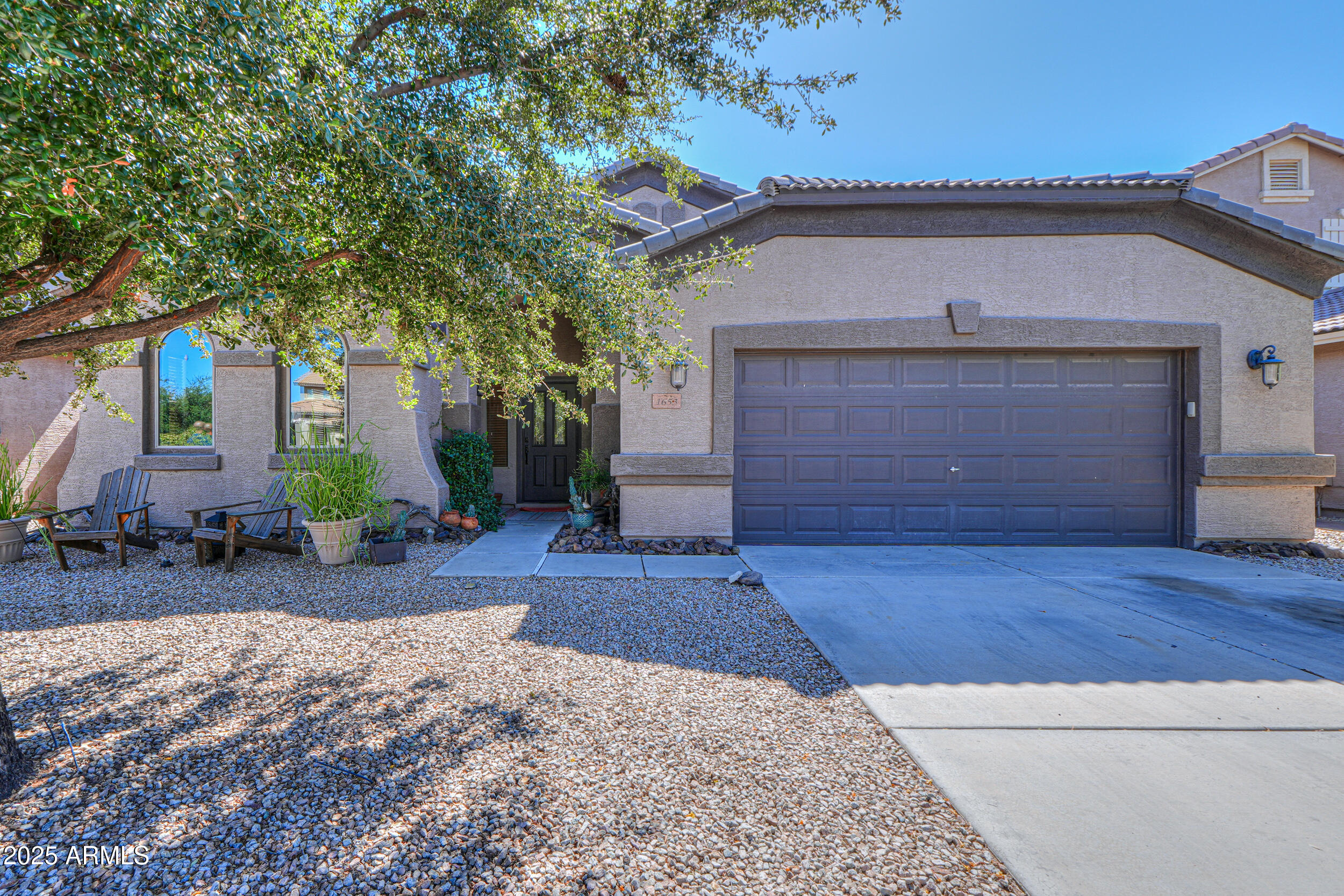 1653 W GREEN TREE Drive