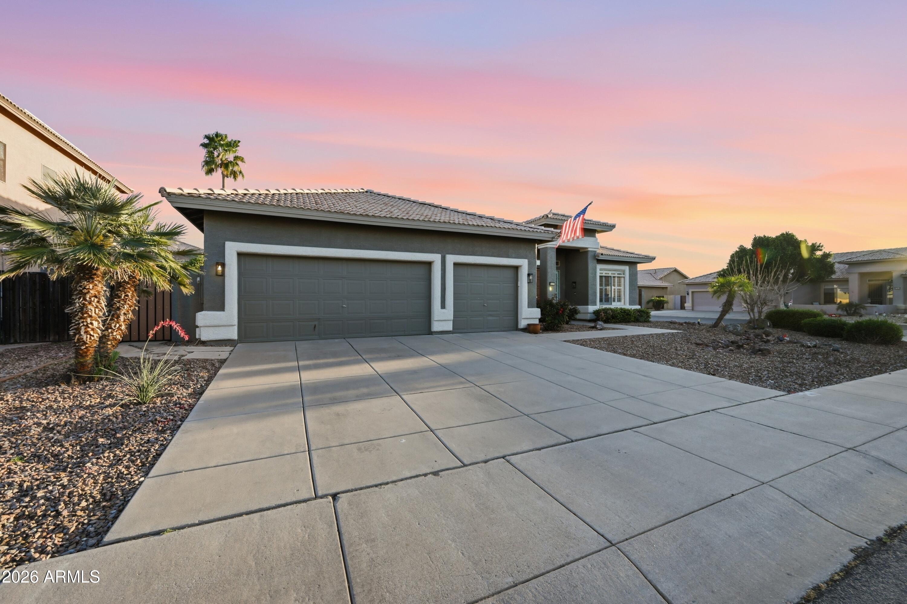 221 E APPALOOSA Court