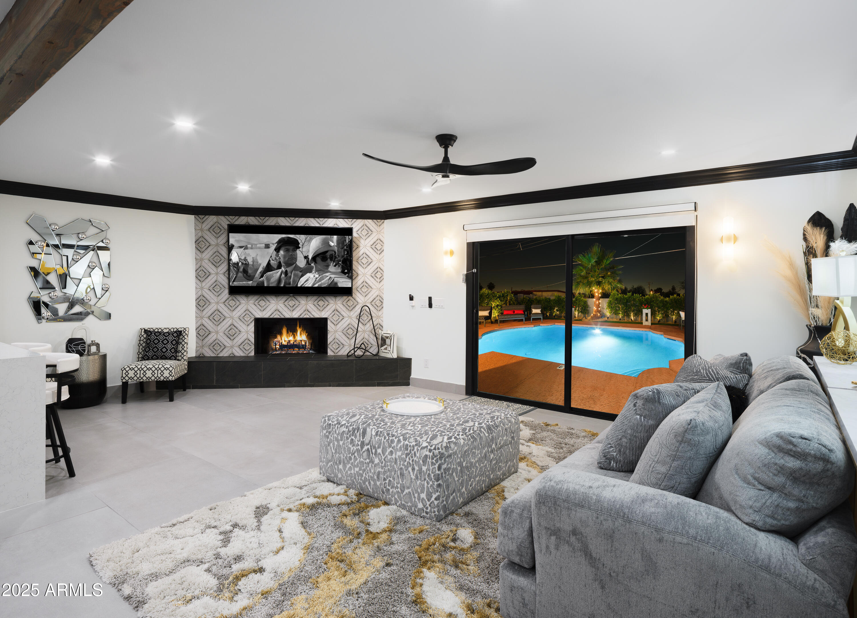 7737 E ROOSEVELT Street