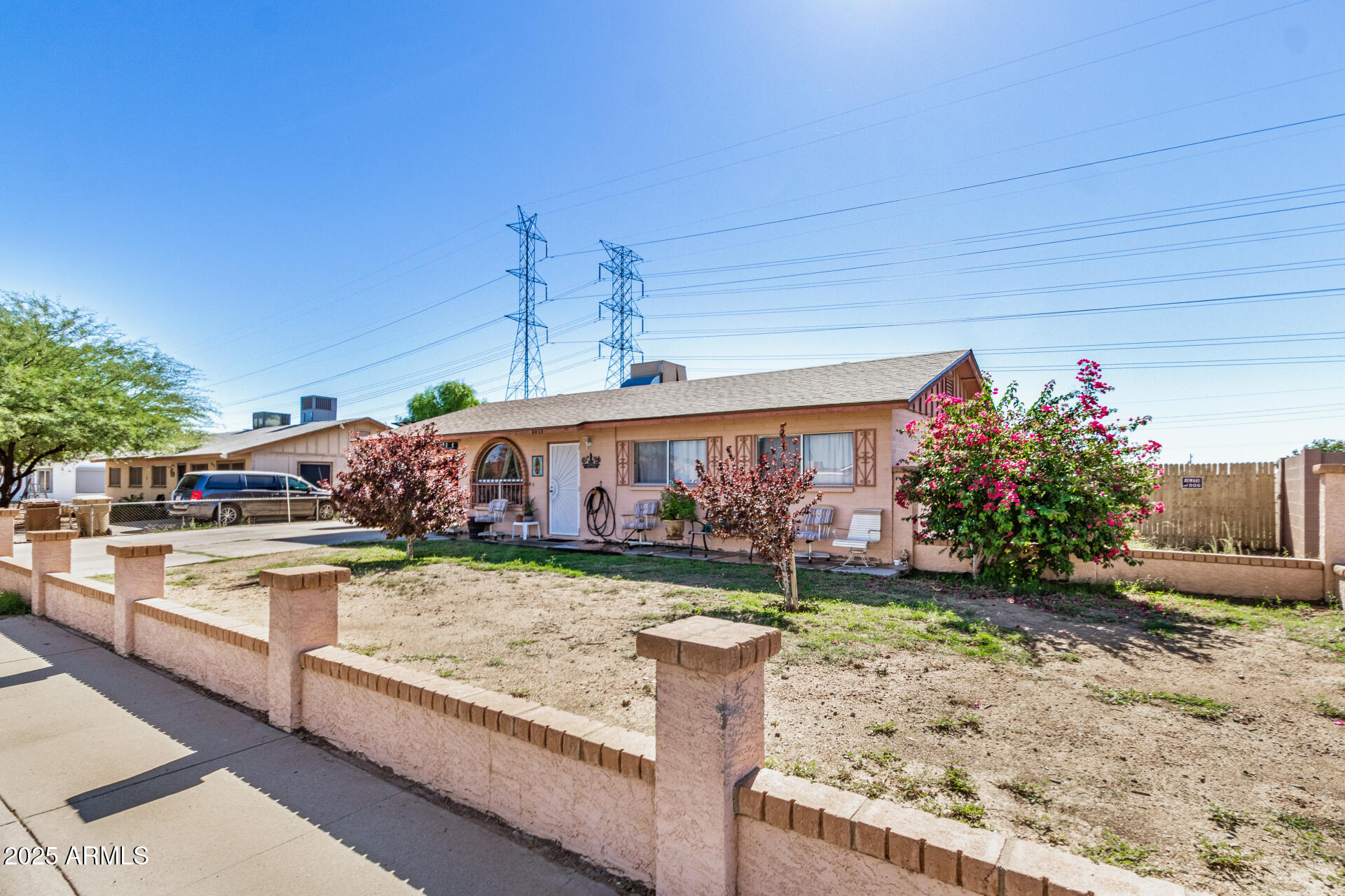 8419 W LAS PALMARITAS Drive