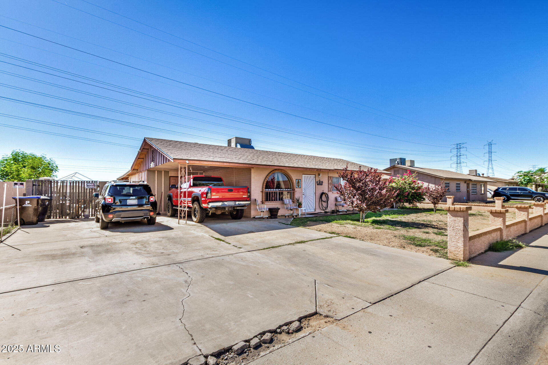 8419 W LAS PALMARITAS Drive