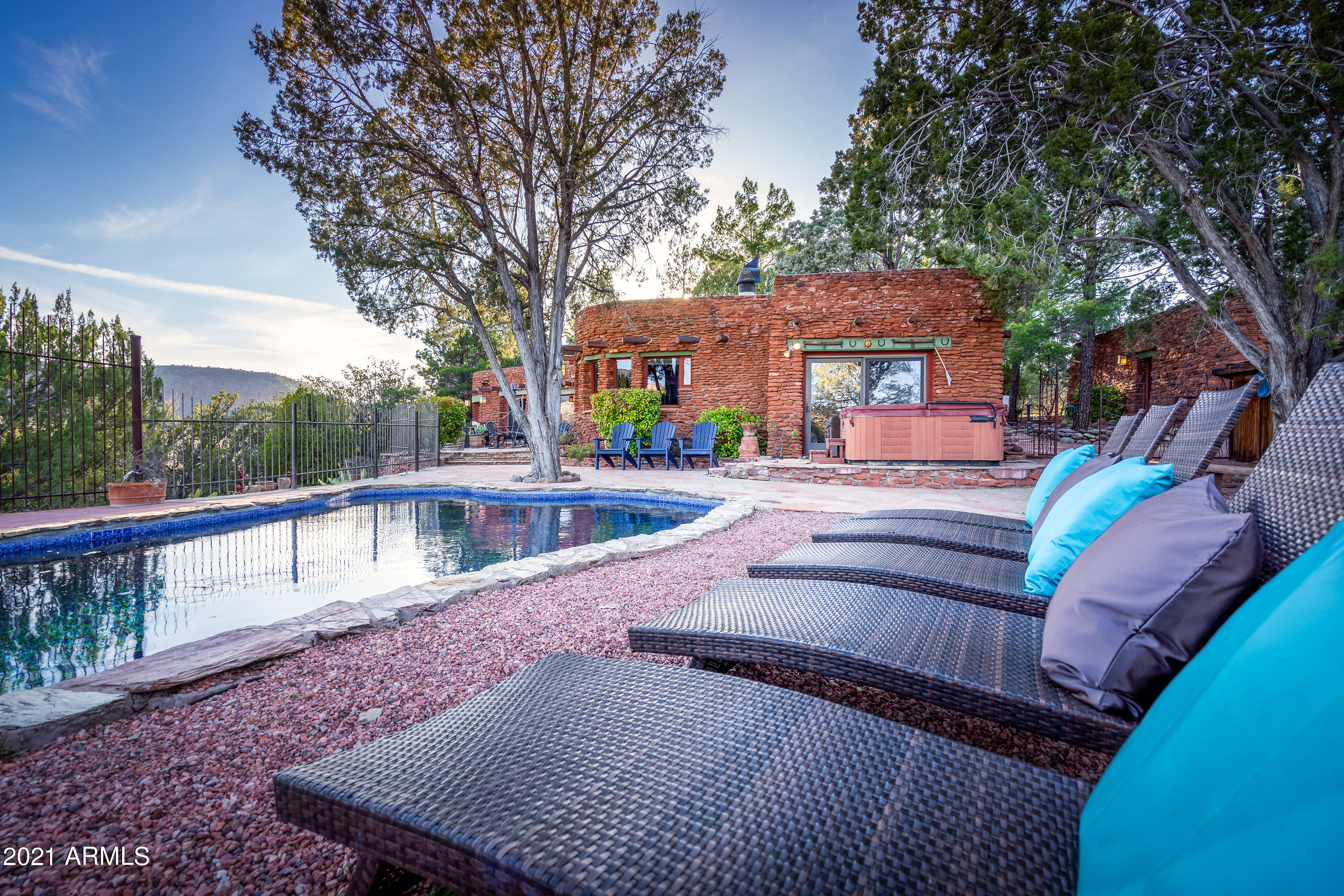 EAST CUP OF GOLD ESTATES - Residential