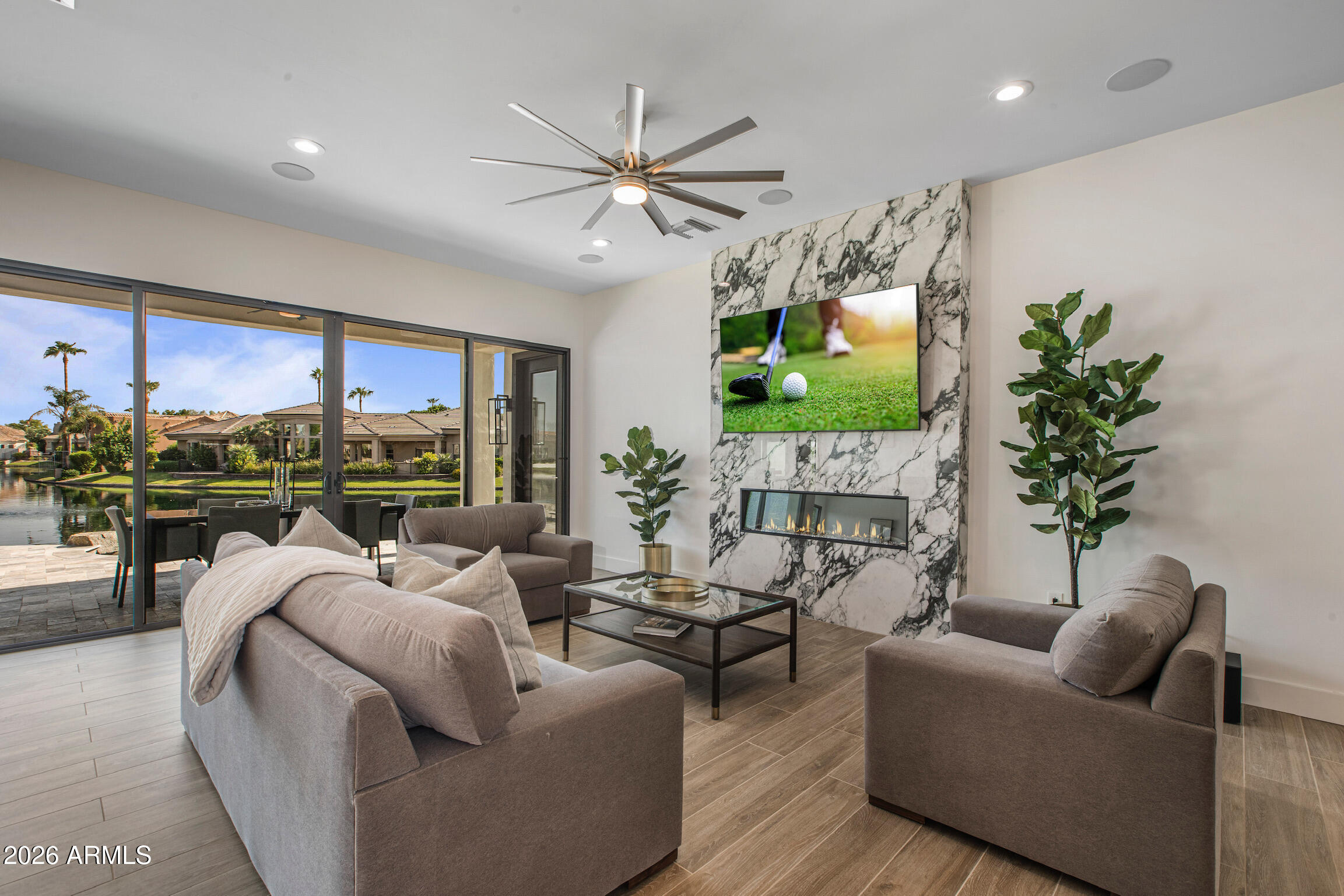 741 W HACKBERRY Drive