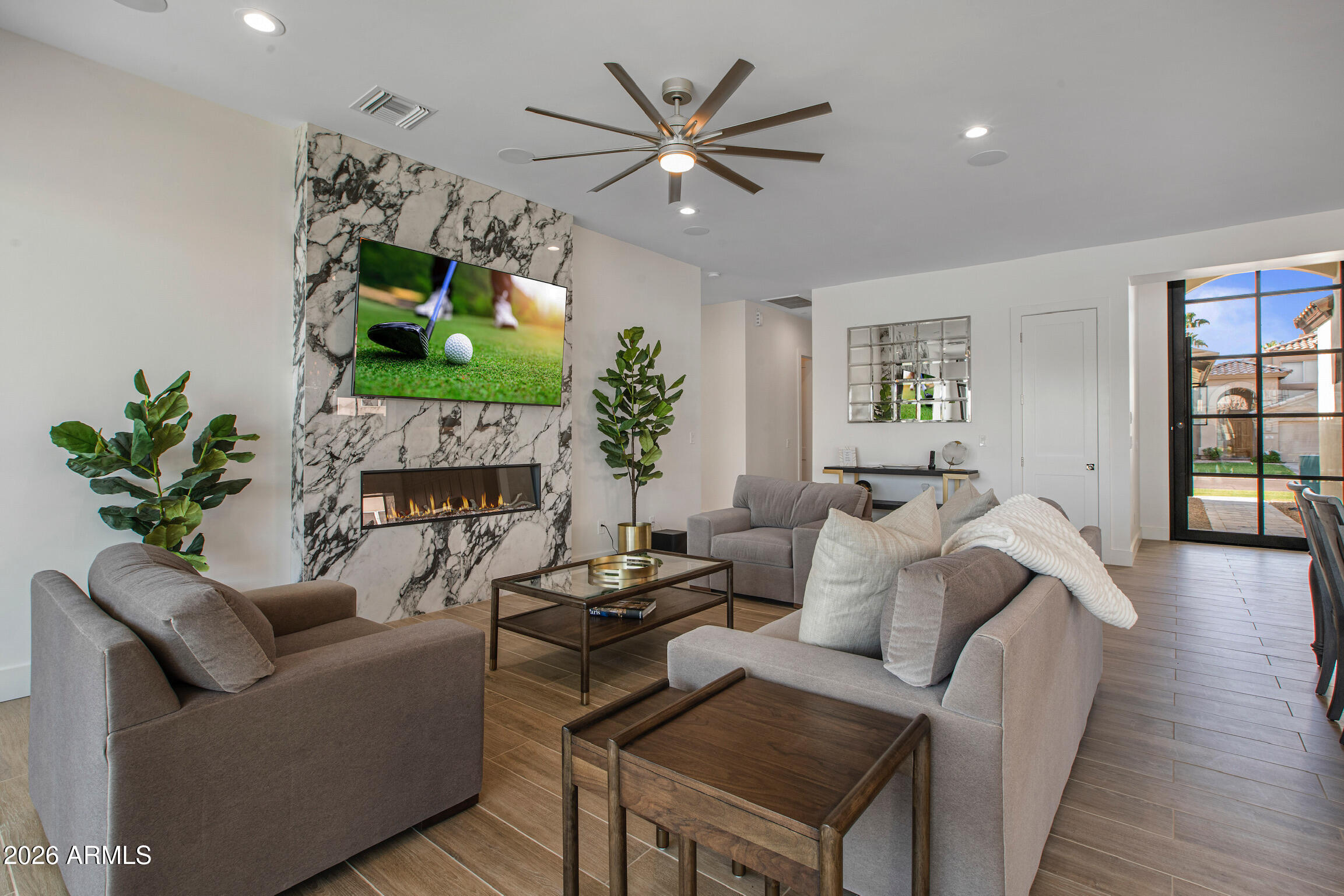 741 W HACKBERRY Drive