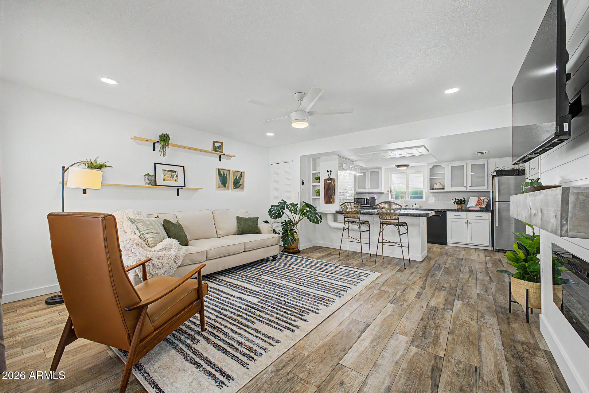 2146 W DE PALMA Circle