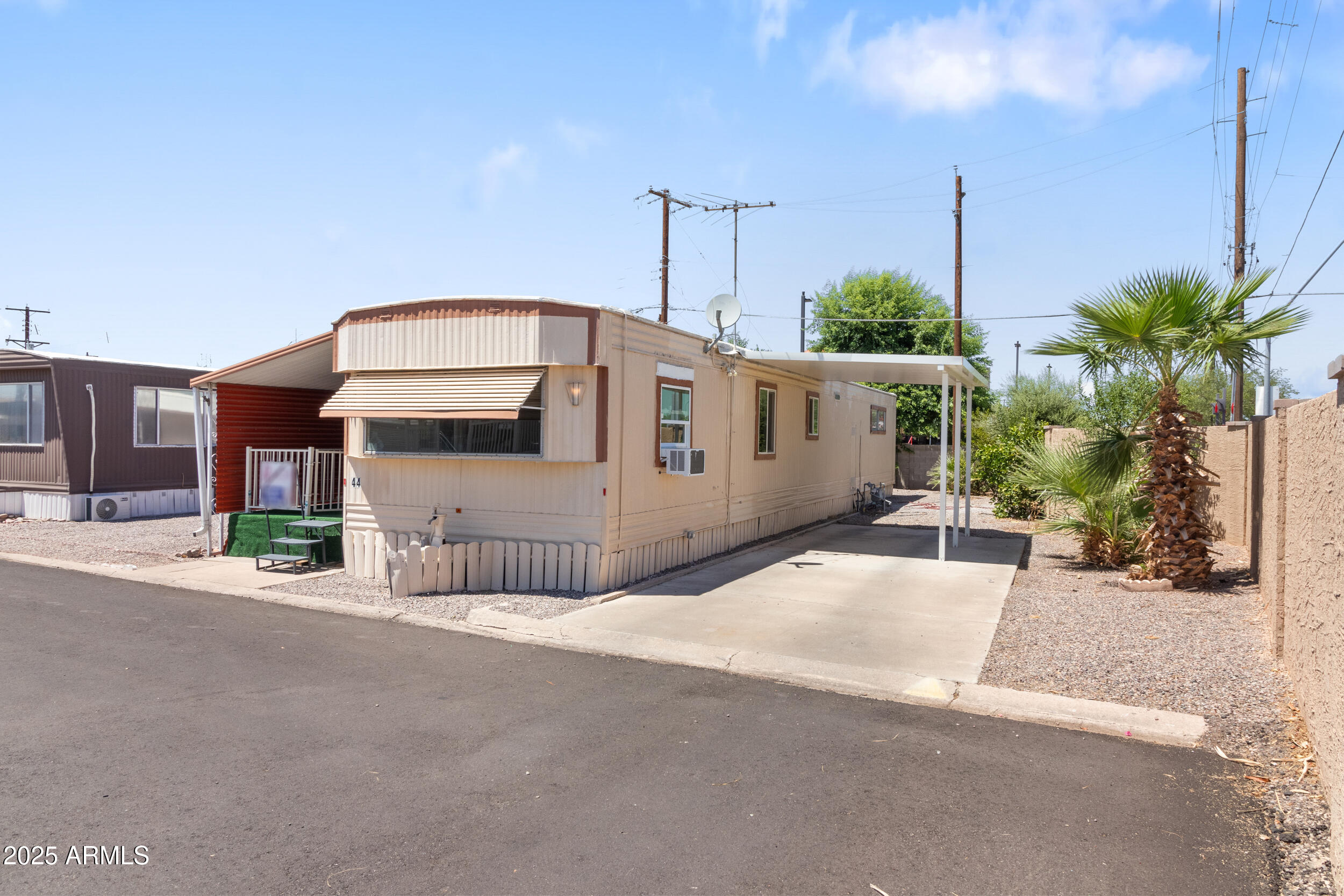 530 S ALMA SCHOOL Road 44