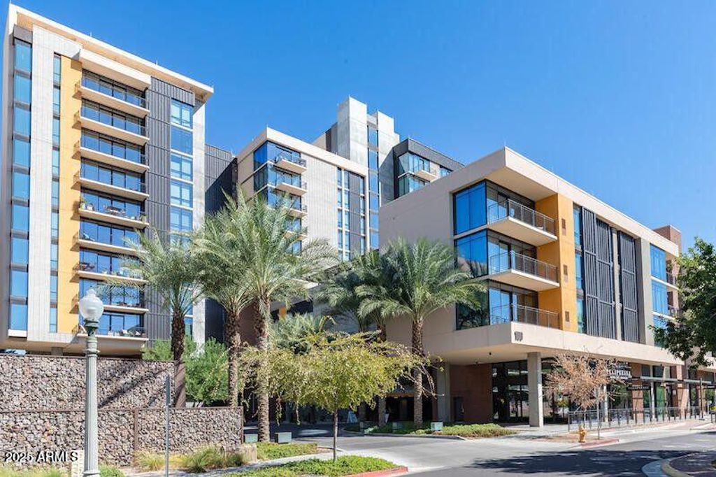 Photo of 200 W Portland Street #322, Phoenix, AZ 85003 (MLS # 6935604)