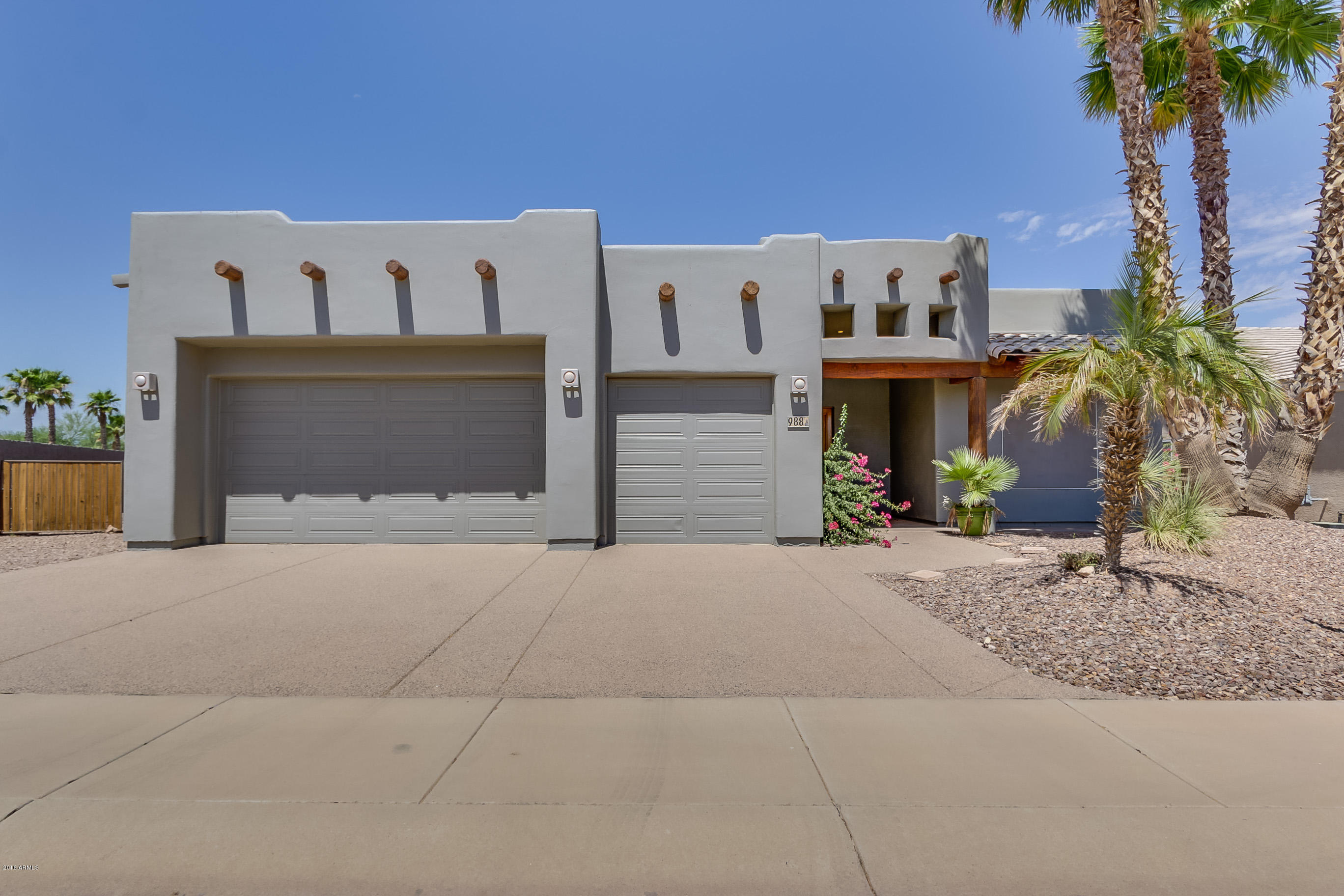 988 W CROOKED STICK Drive