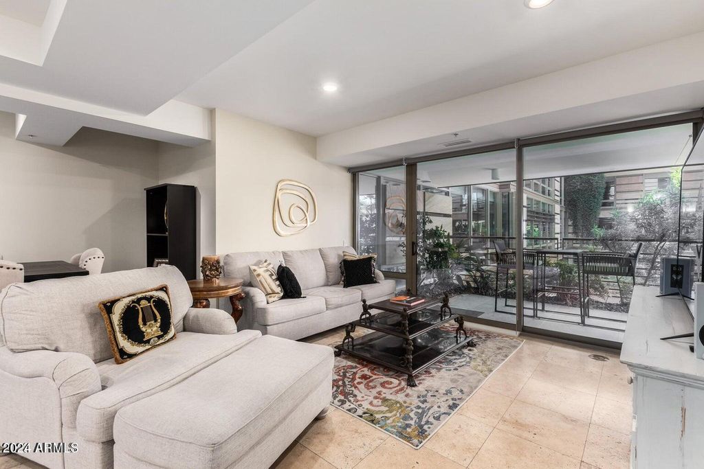 Photo of 7131 E Rancho Vista Drive #4010, Scottsdale, AZ 85251 (MLS # 6970488)