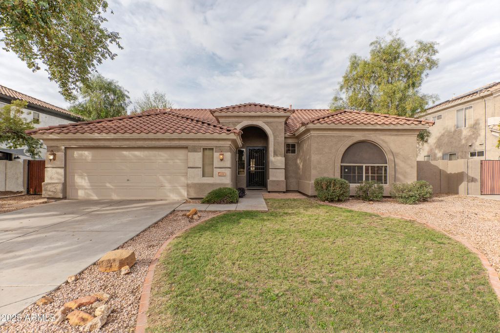 Photo of 1370 S Central Drive, Chandler, AZ 85286 (MLS # 6962910)