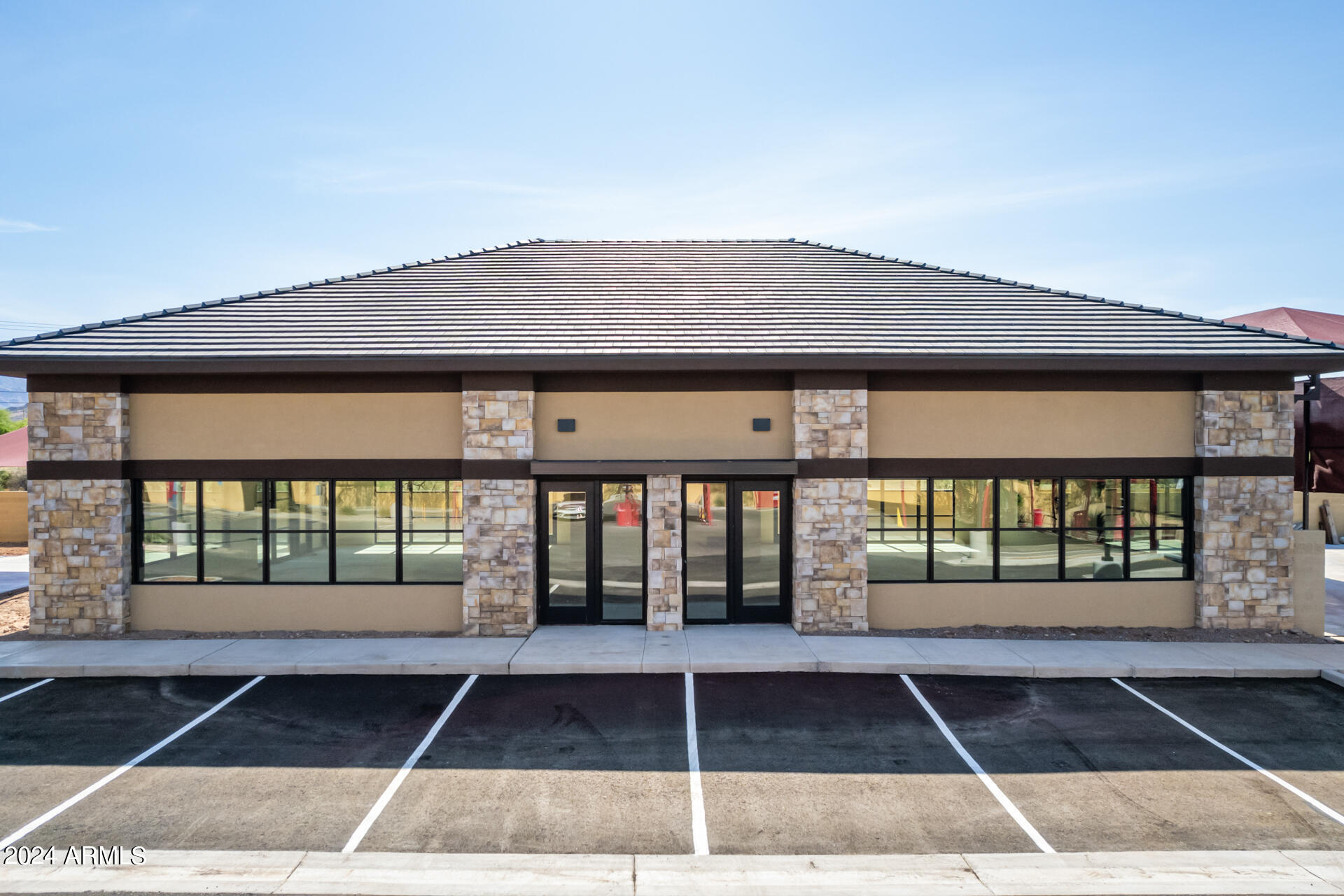 S7 T1S R9E - Commercial Lease