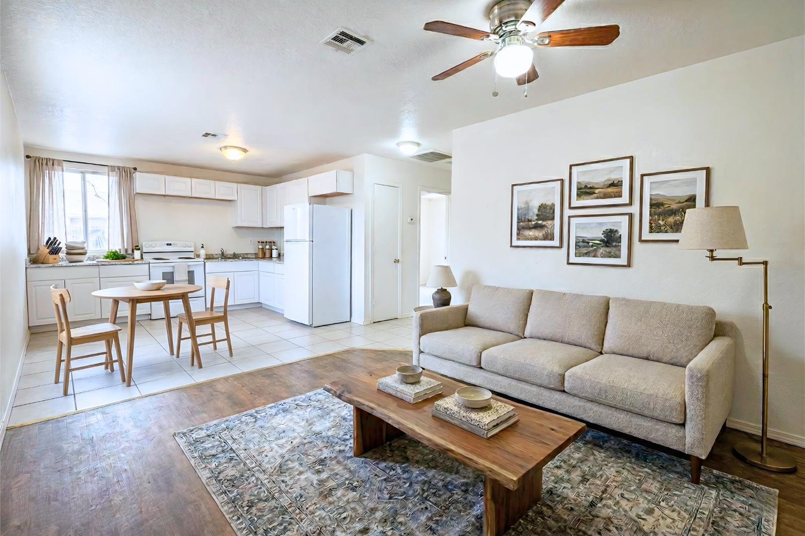 1702 W Shangri La Road Apt 3