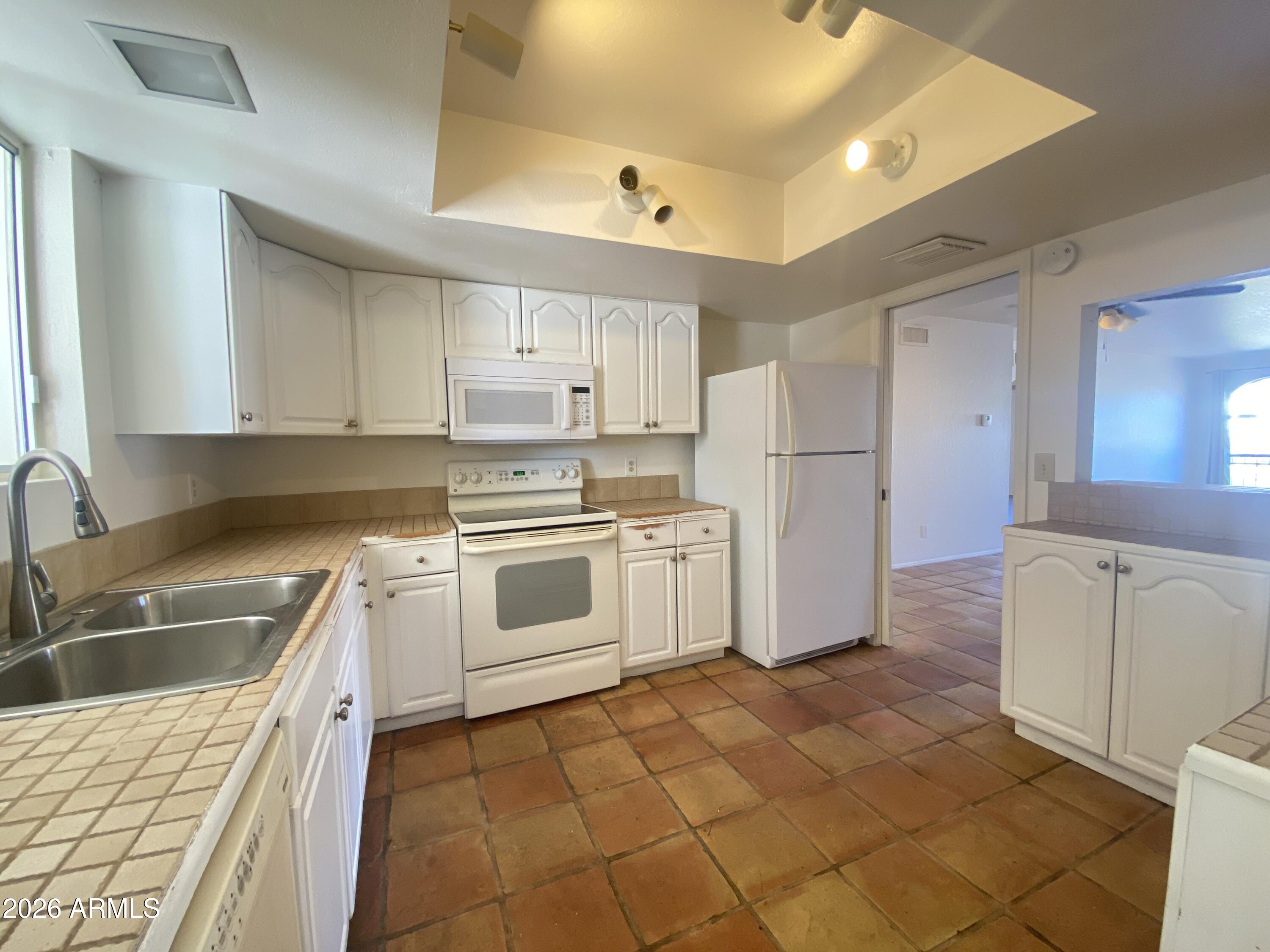 14263 N FOUNTAIN HILLS Boulevard 2