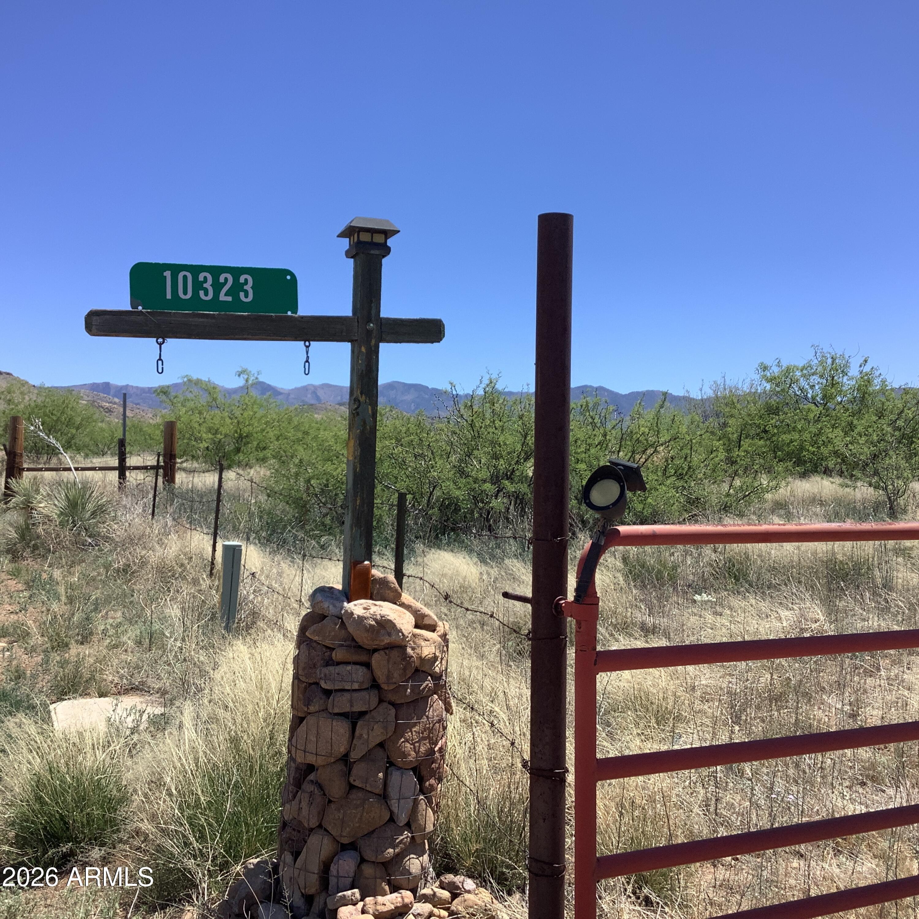 10323 E ROCK CREEK Lane