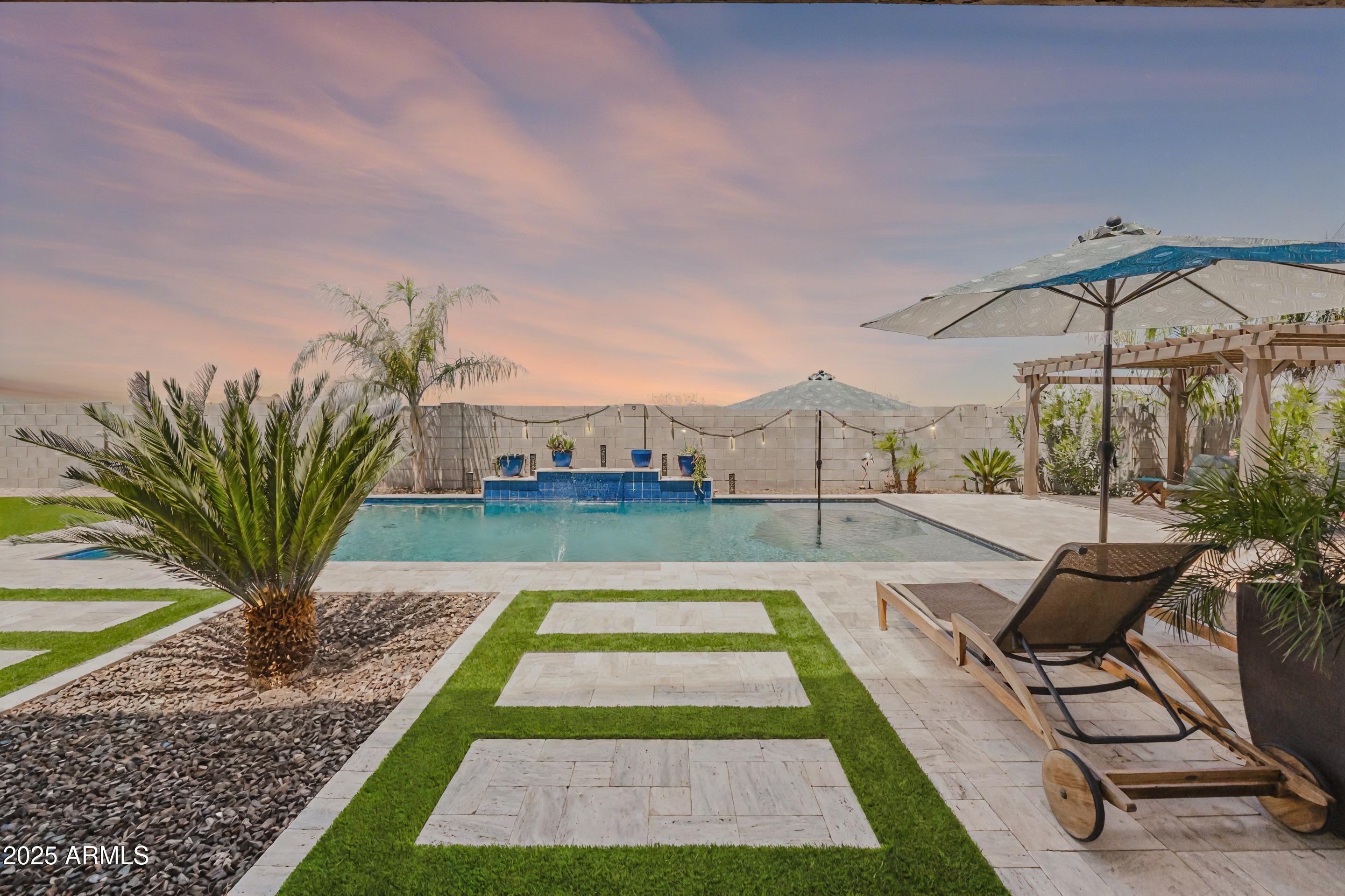 27700 N SILVERLEAF Road
