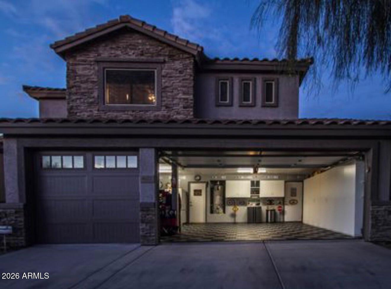 4622 E RED RANGE Way