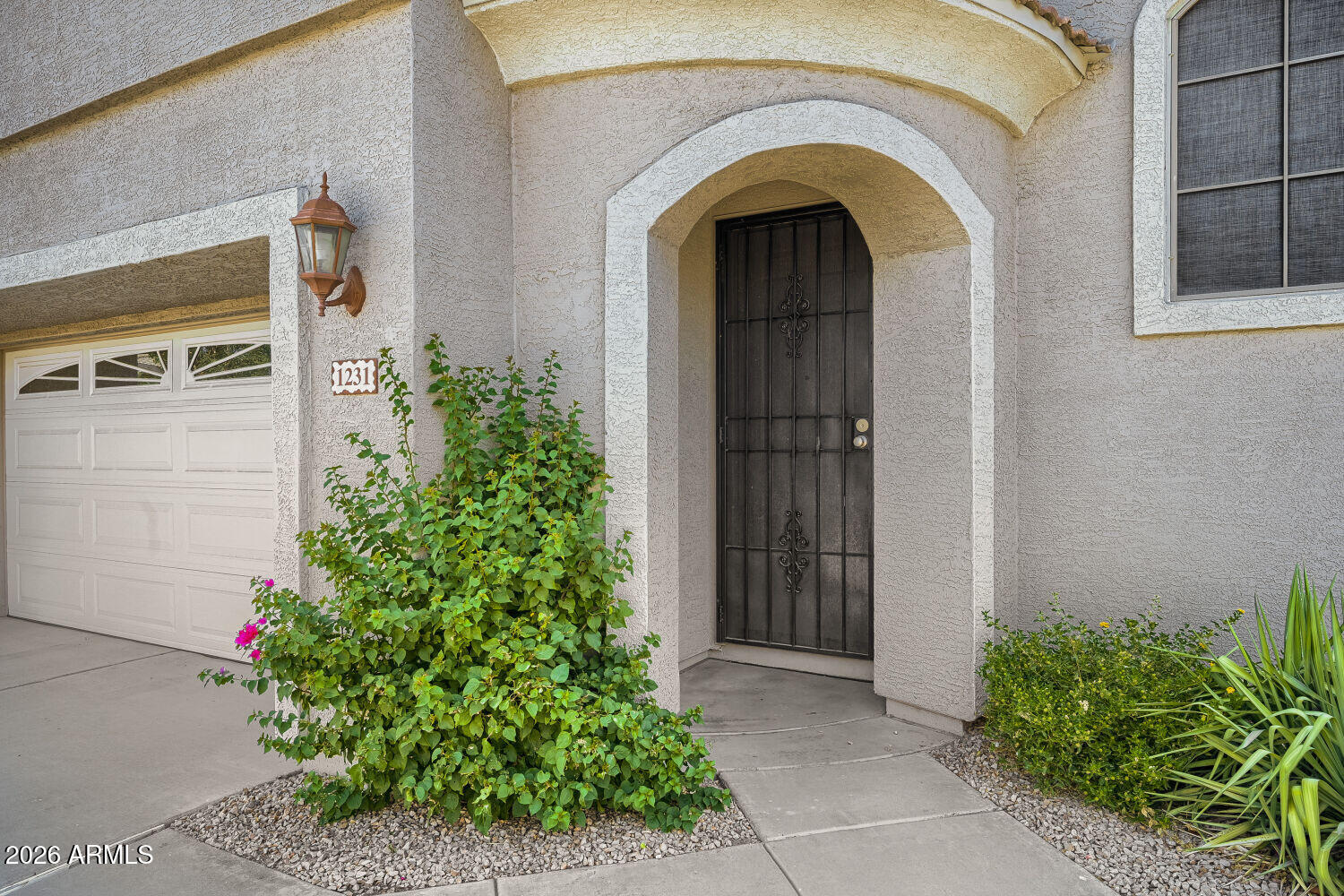 1231 S AMADOR --
