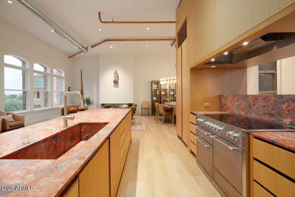 50 W Palm Lane