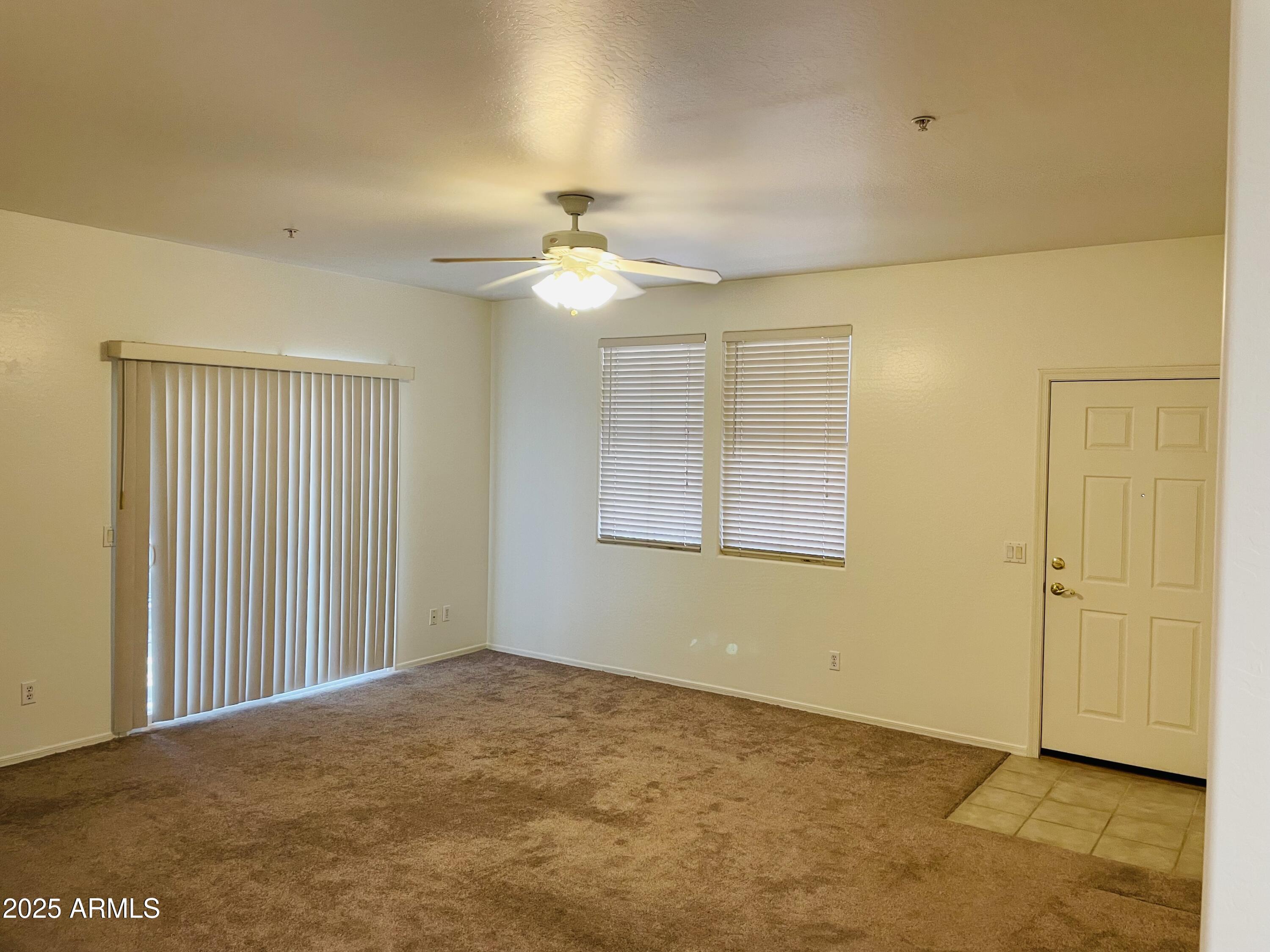 1743 E PARADA DEL SOL --