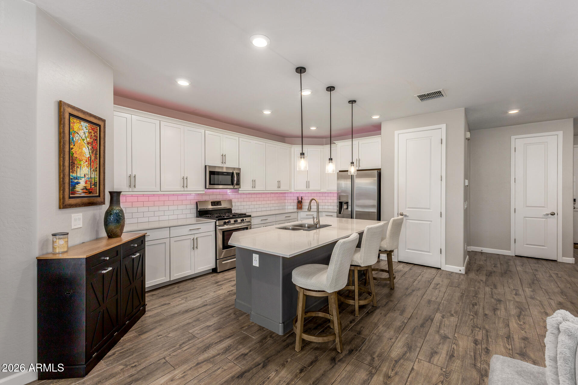 542 W RAINBOW BRIDGE Lane