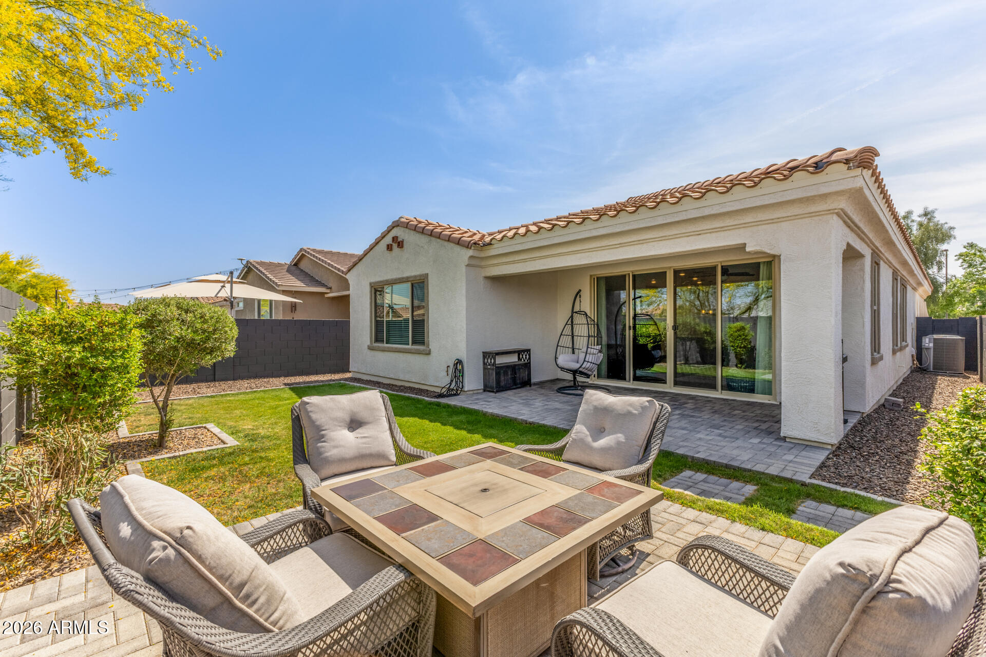 542 W RAINBOW BRIDGE Lane