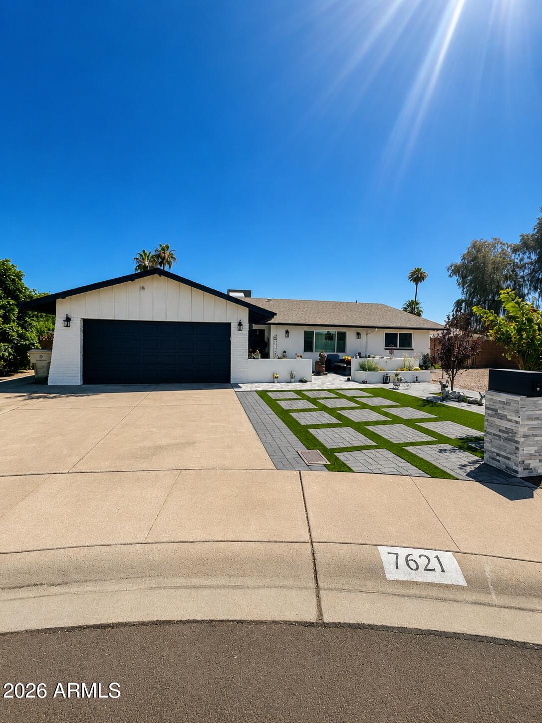 7621 N 48TH Drive