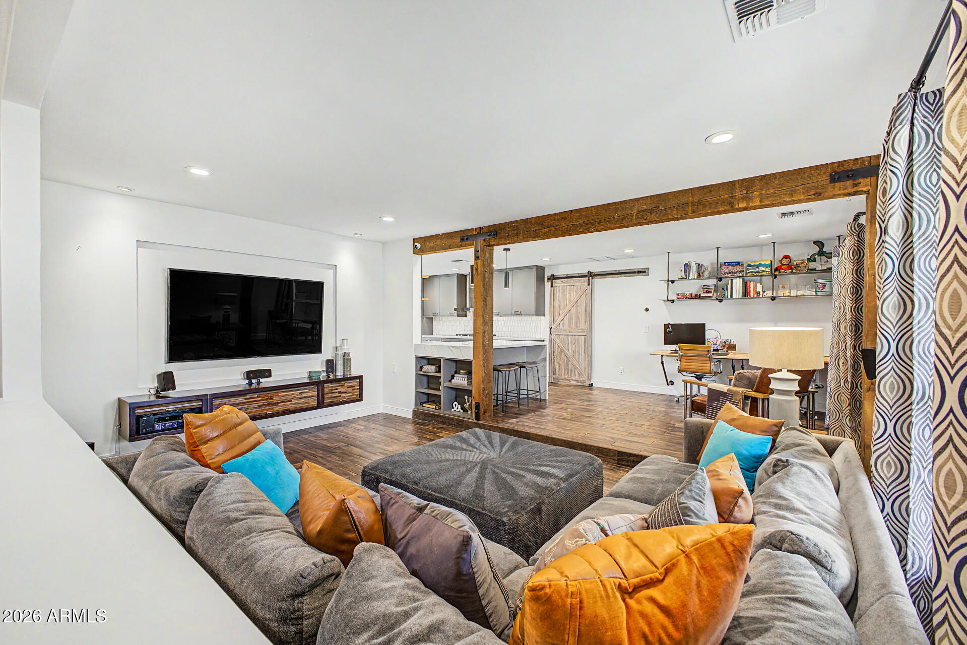 MOON VALLEY 2 - Residential