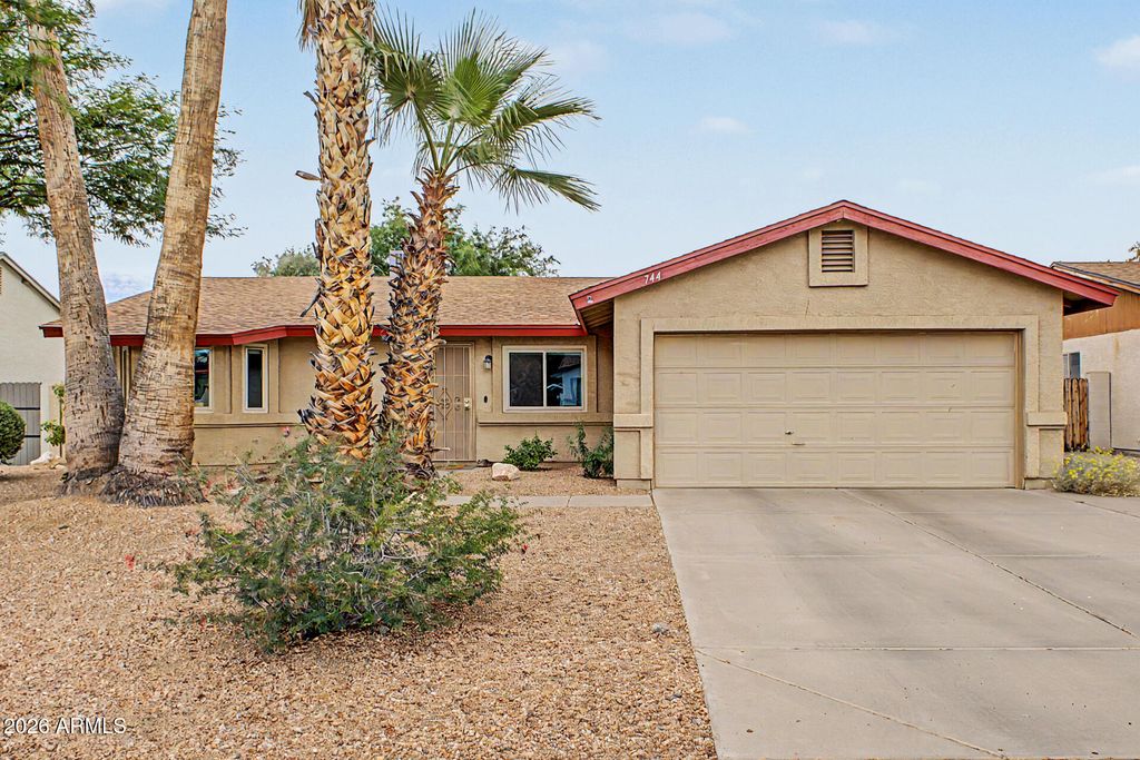 Photo of 744 E Appaloosa Road, Gilbert, AZ 85296 (MLS # 7015585)