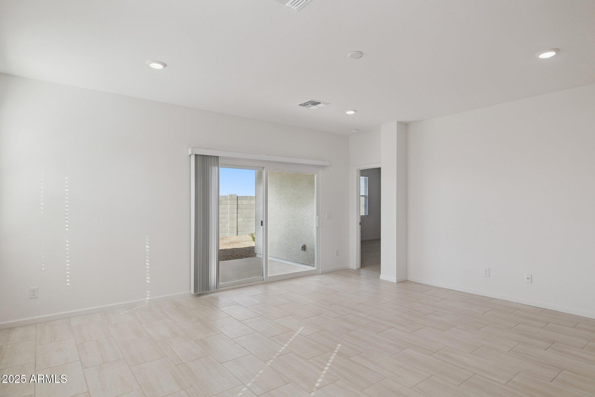 25482 W FRAKTUR Road