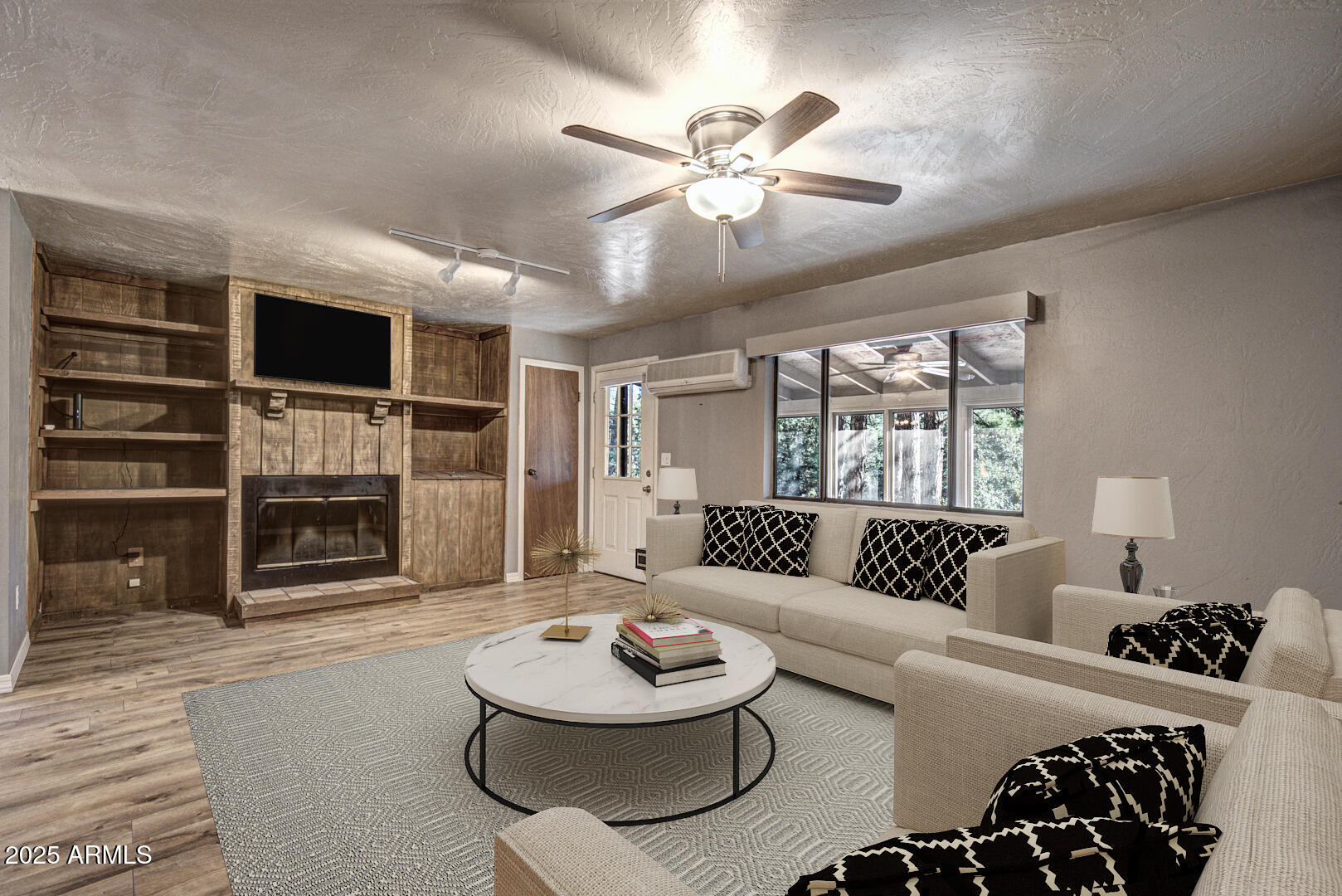 4028 N Apache Trail