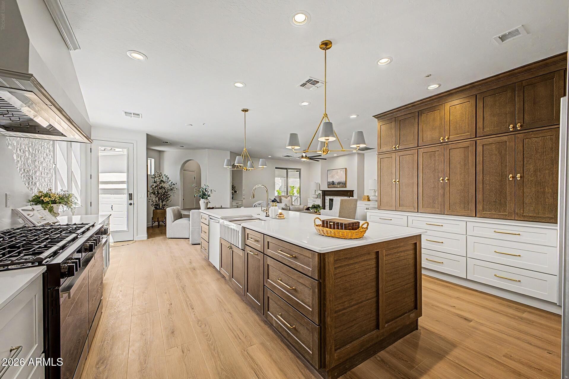 2992 E CAMELLIA Drive