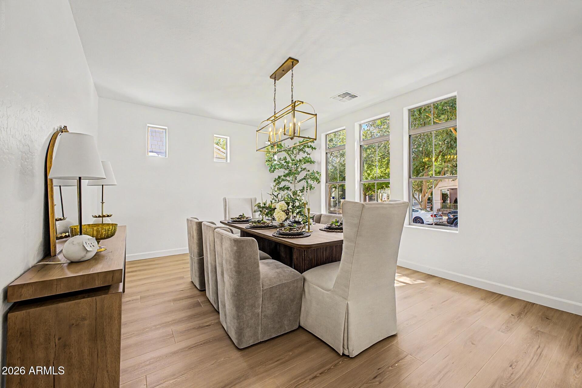 2992 E CAMELLIA Drive