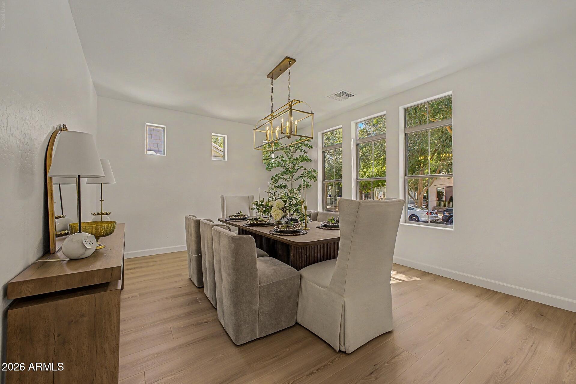 2992 E CAMELLIA Drive