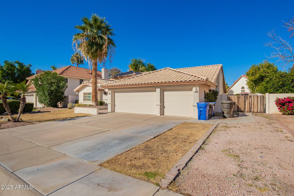 Photo of 8648 S Kenwood Lane, Tempe, AZ 85284 (MLS # 6958275)