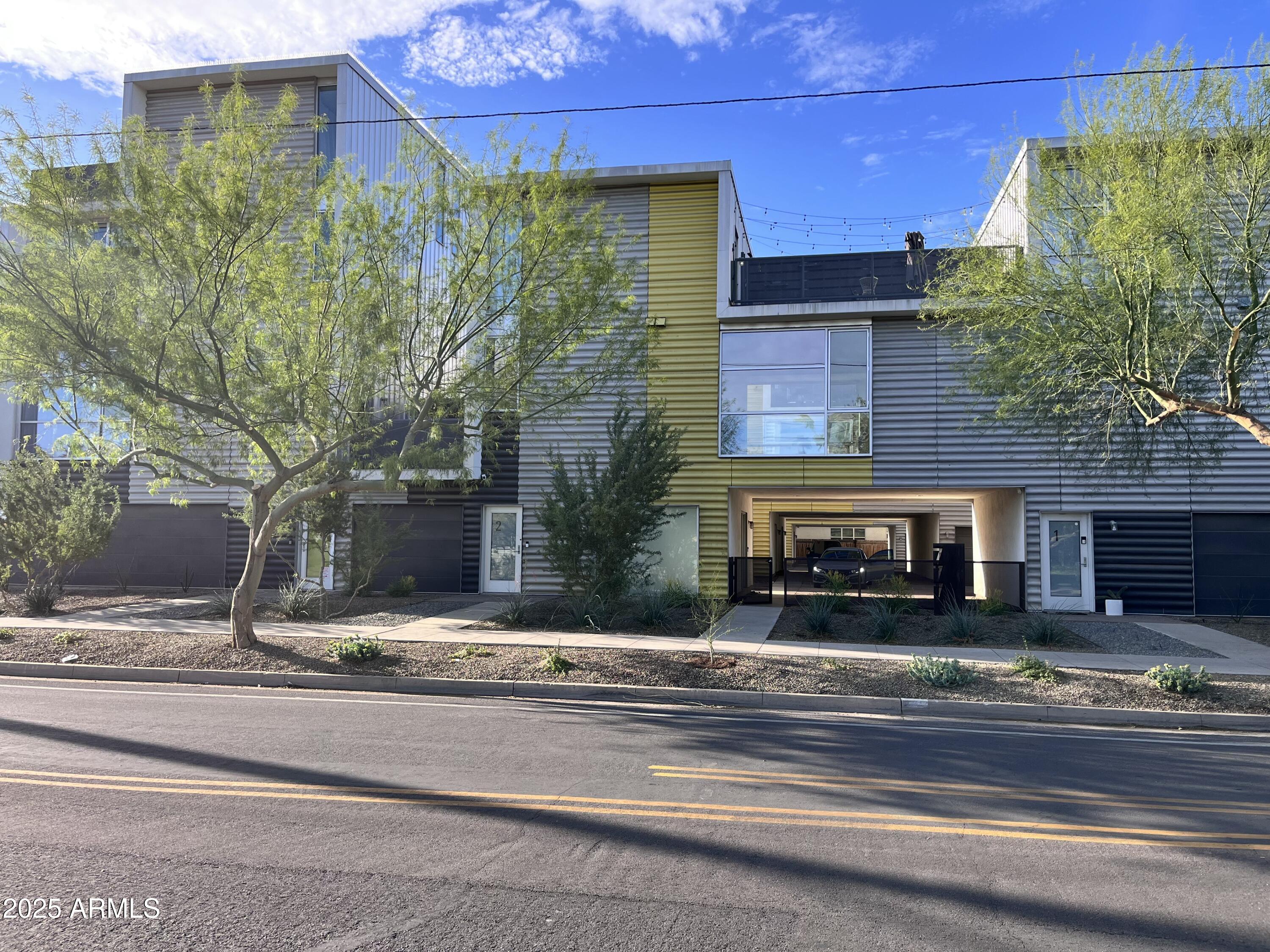 777 W ROOSEVELT Street 2