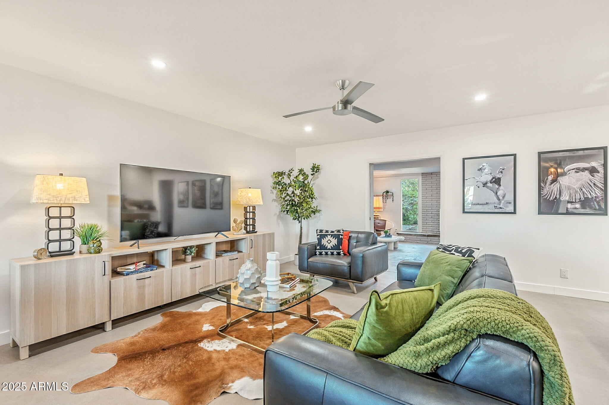 450 W MULBERRY Drive