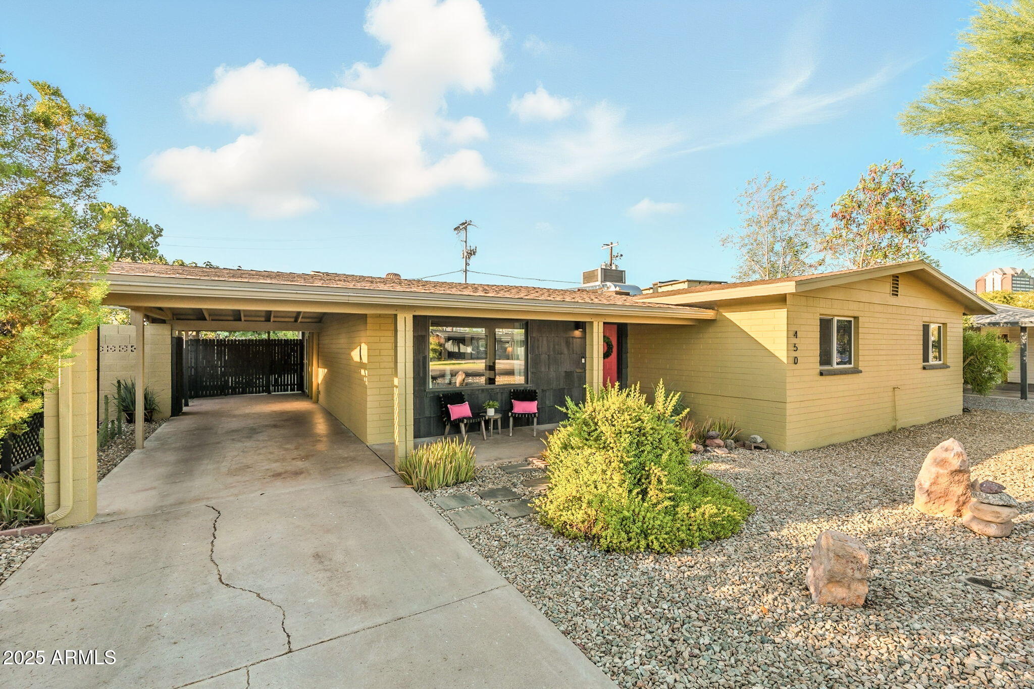 450 W MULBERRY Drive