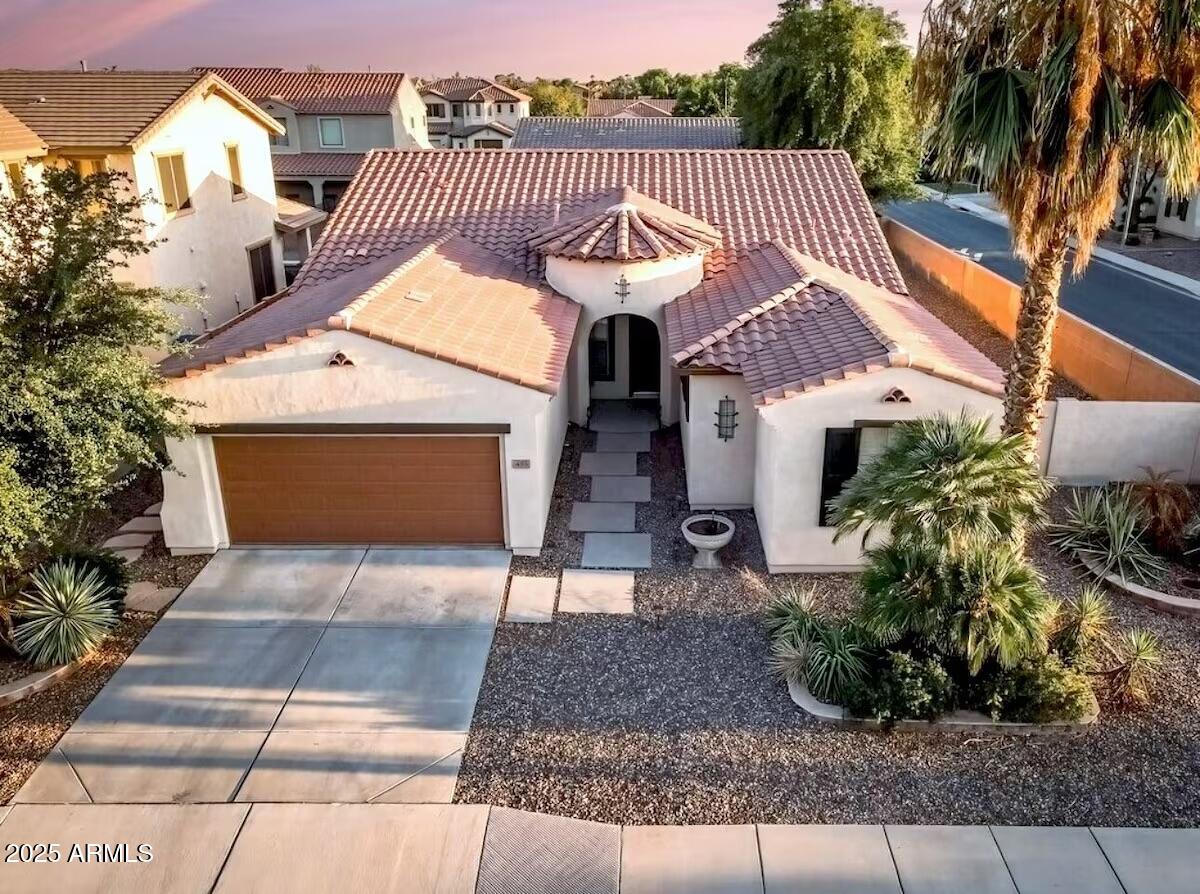 455 W HONEYSUCKLE Drive