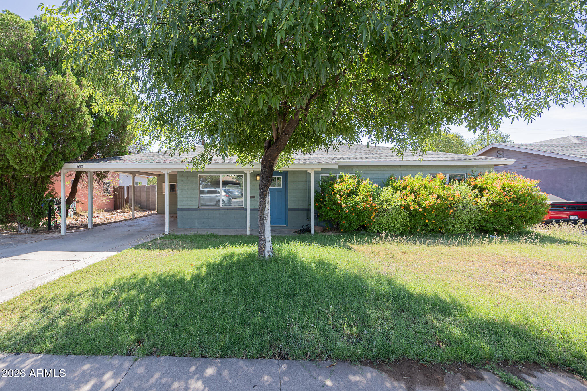 6521 N 19TH Drive