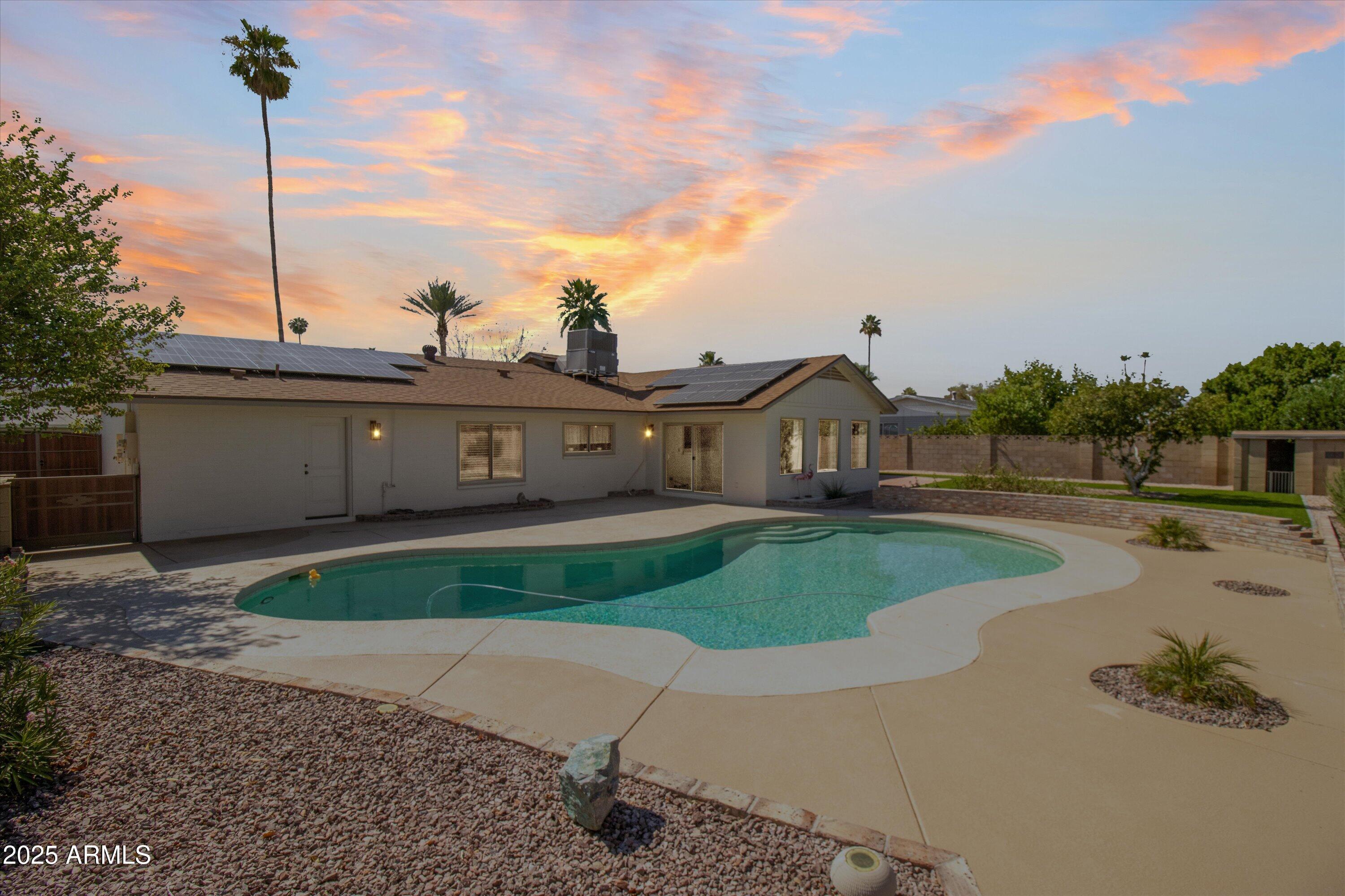 408 REDONDO Drive W
