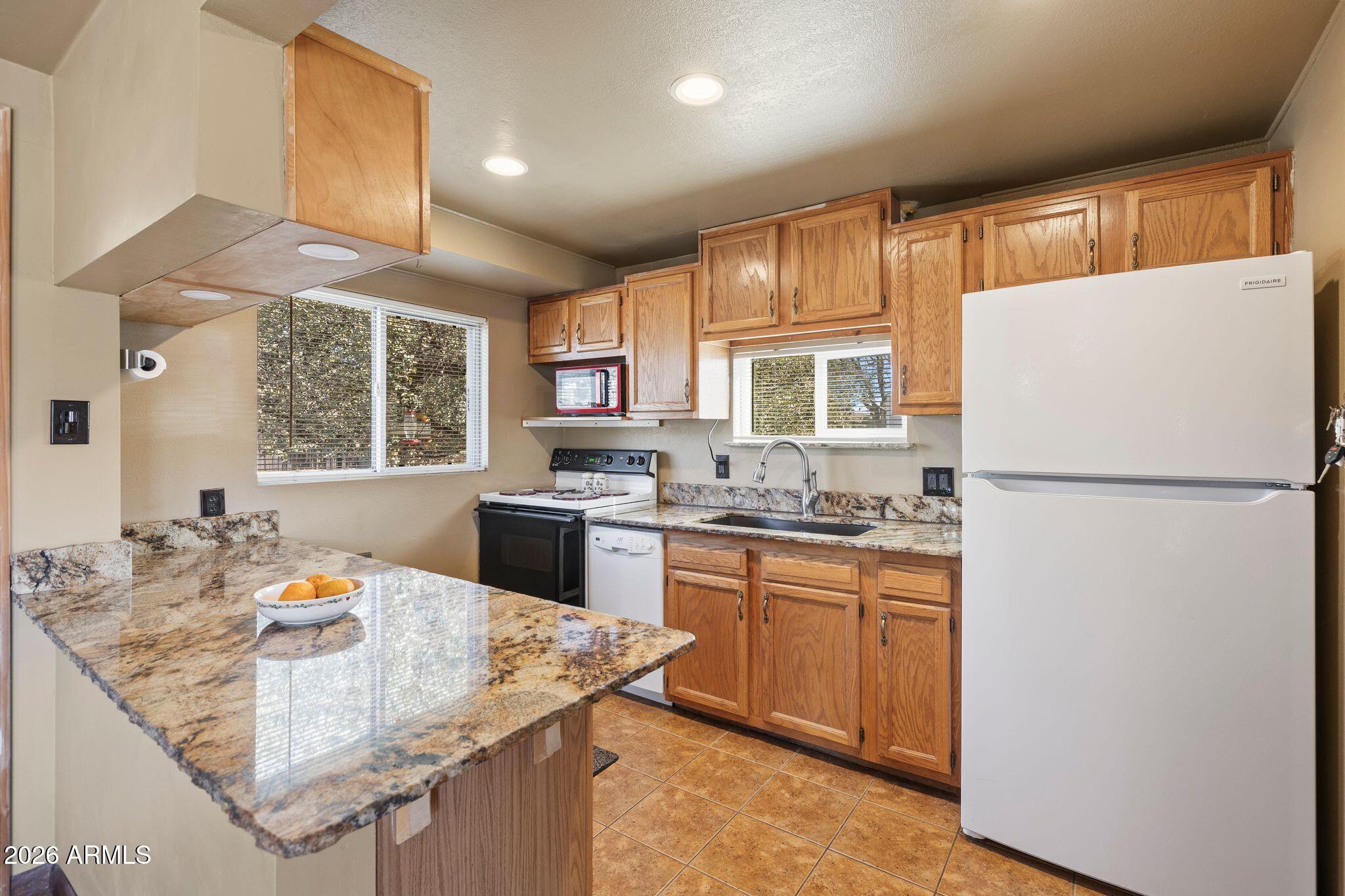 5007 E DIAMOND Drive