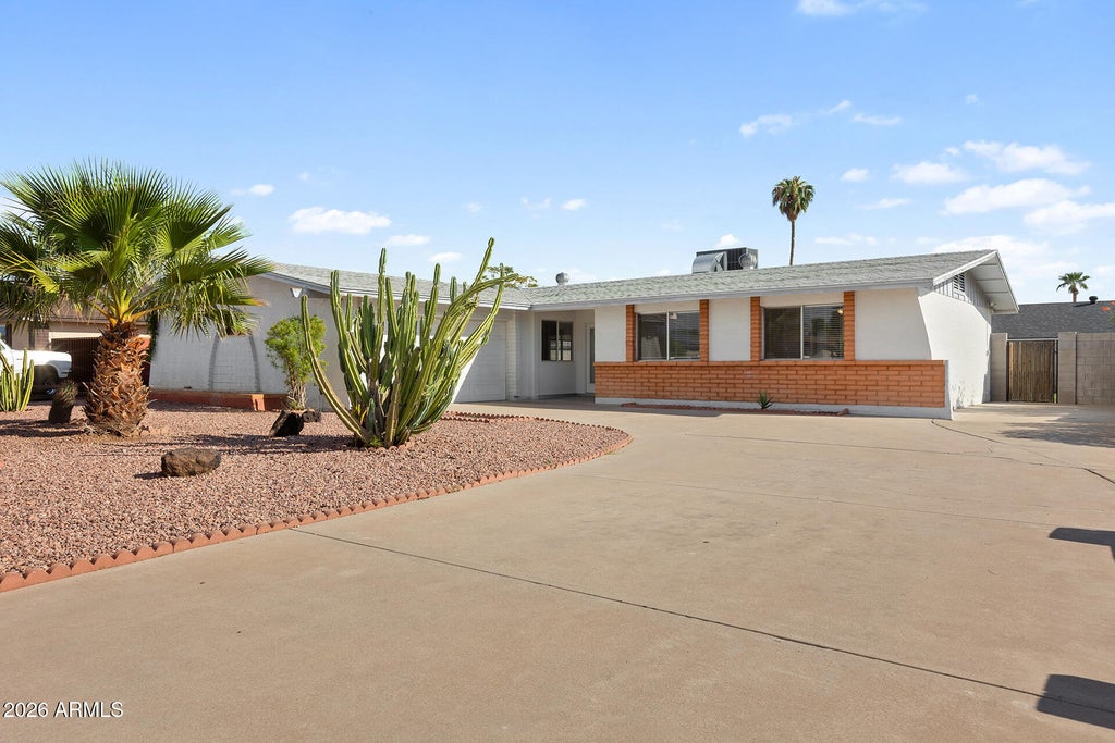 Photo of 4635 W Laurel Lane, Glendale, AZ 85304 (MLS # 7084505)