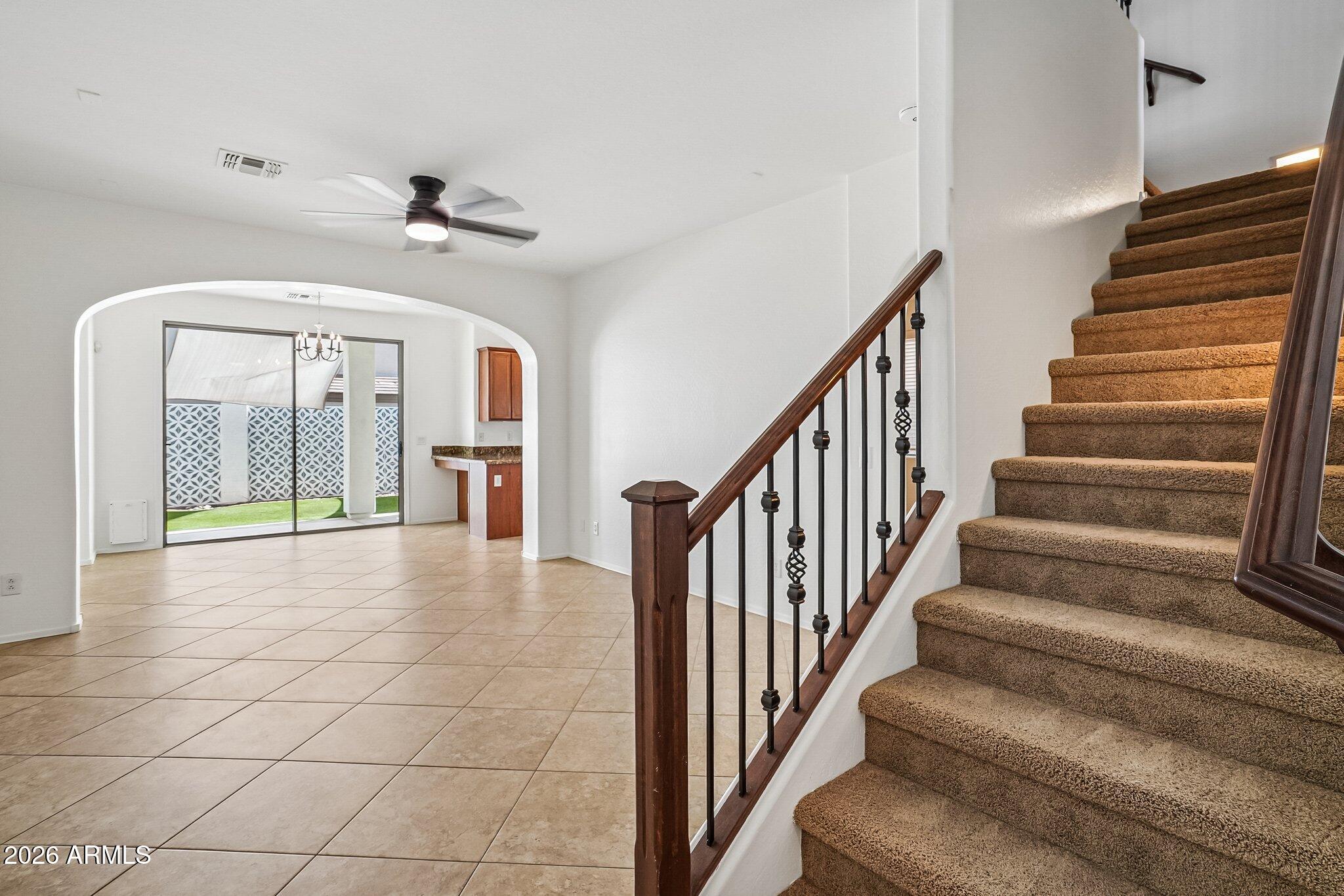 1641 W LACEWOOD Place