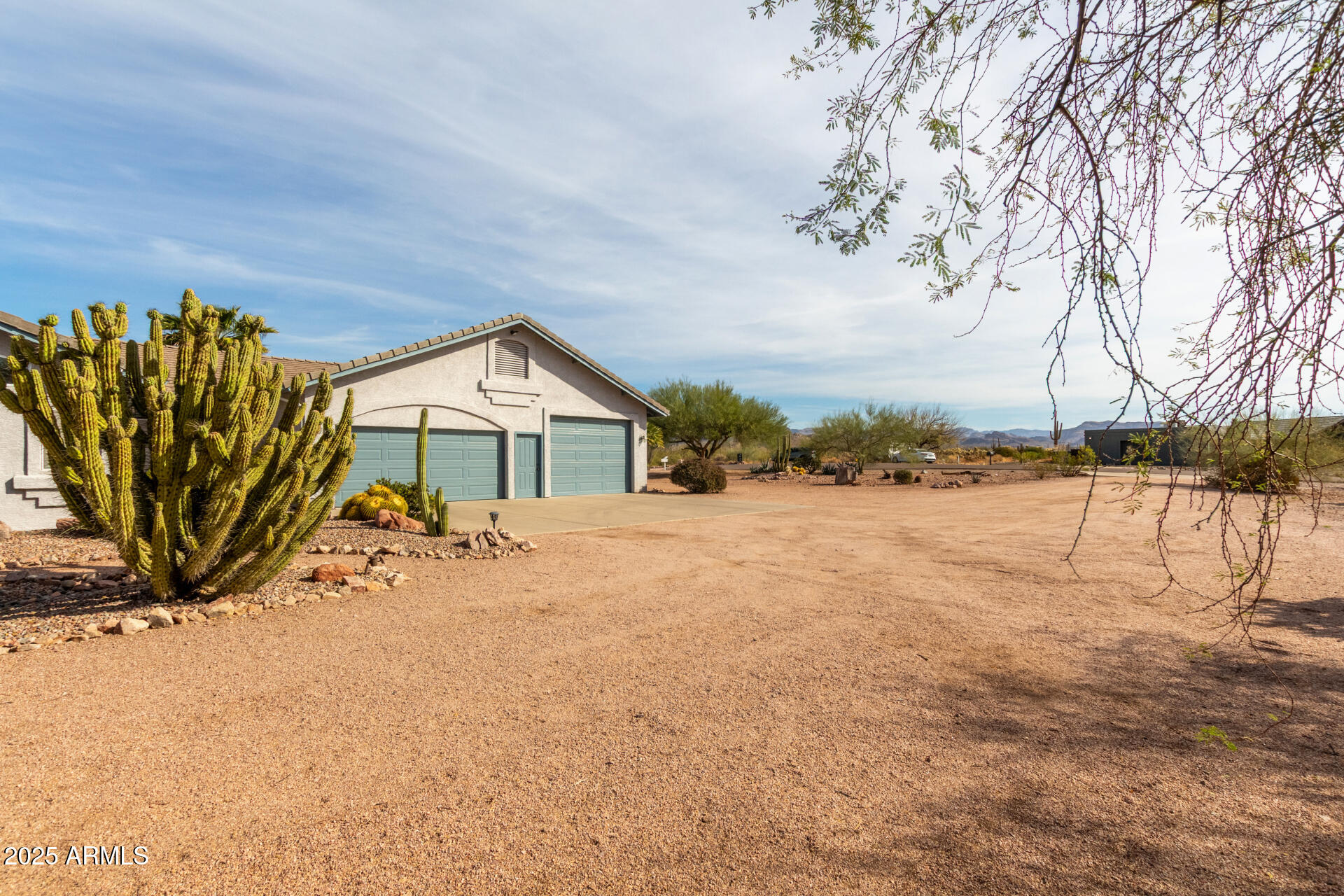 6404 S LAZY Lane