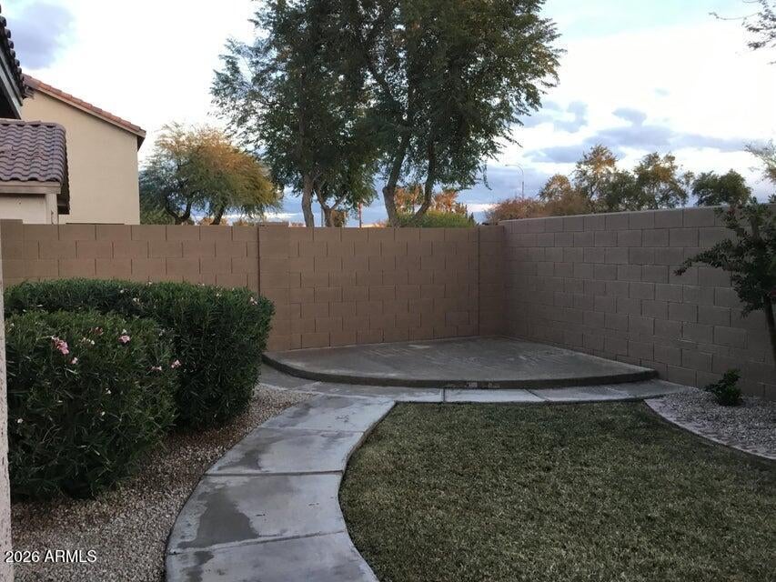 401 W ALOE Place