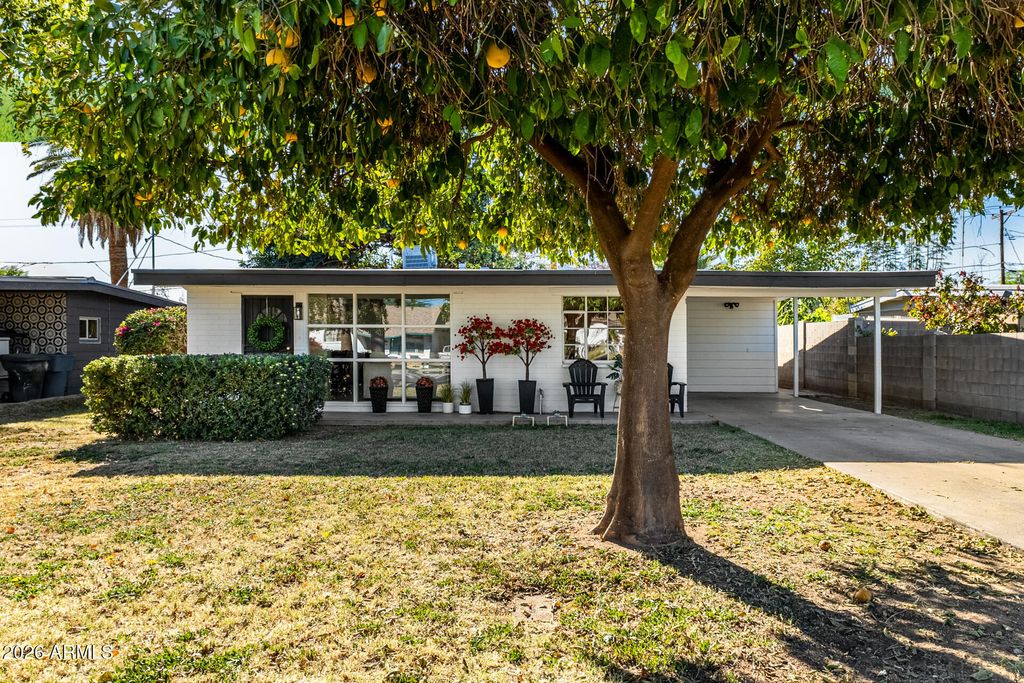 Photo of 2822 N 34th Street, Phoenix, AZ 85008 (MLS # 7001385)